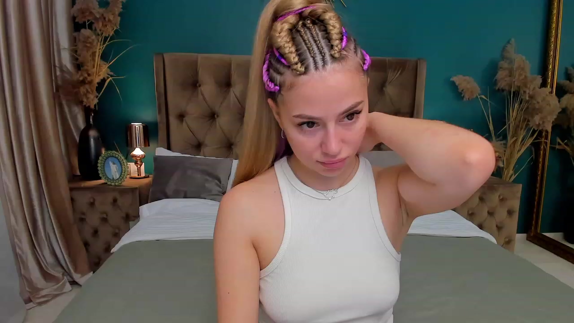 Gallery image thumbnail from SofiBloom's myfreecams stream on, 08/20/2023, 05:31 image 17 of 20