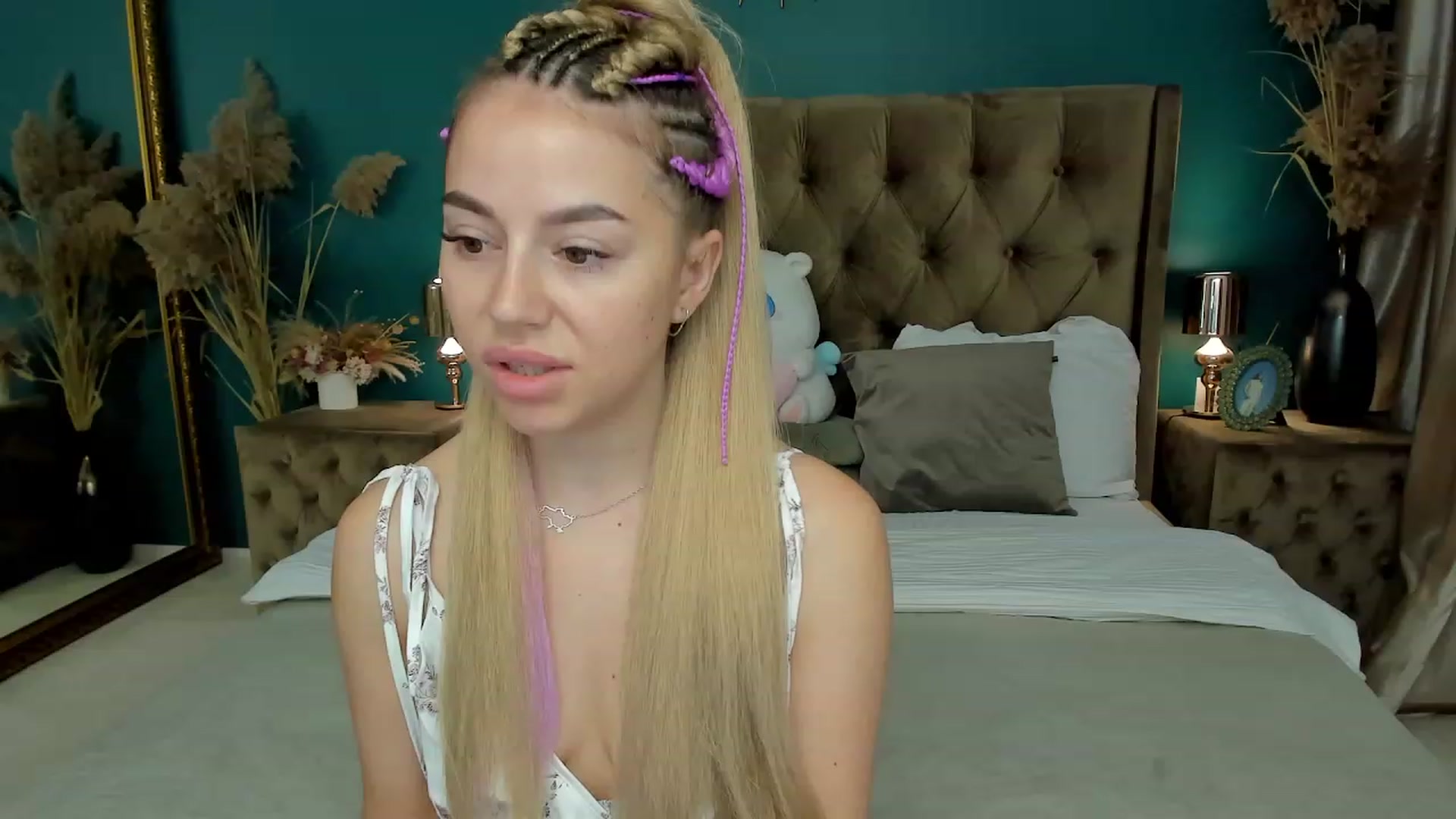 Gallery image thumbnail from SofiBloom's myfreecams stream on, 08/25/2023, 15:17 image 4 of 20