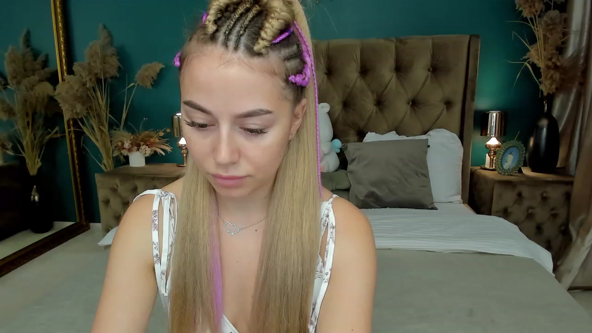 Gallery image thumbnail from SofiBloom's myfreecams stream on, 08/25/2023, 15:17 image 9 of 20
