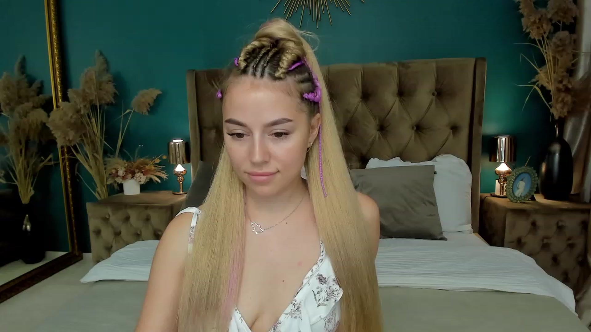 Gallery image thumbnail from SofiBloom's myfreecams stream on, 08/25/2023, 15:58 image 16 of 20