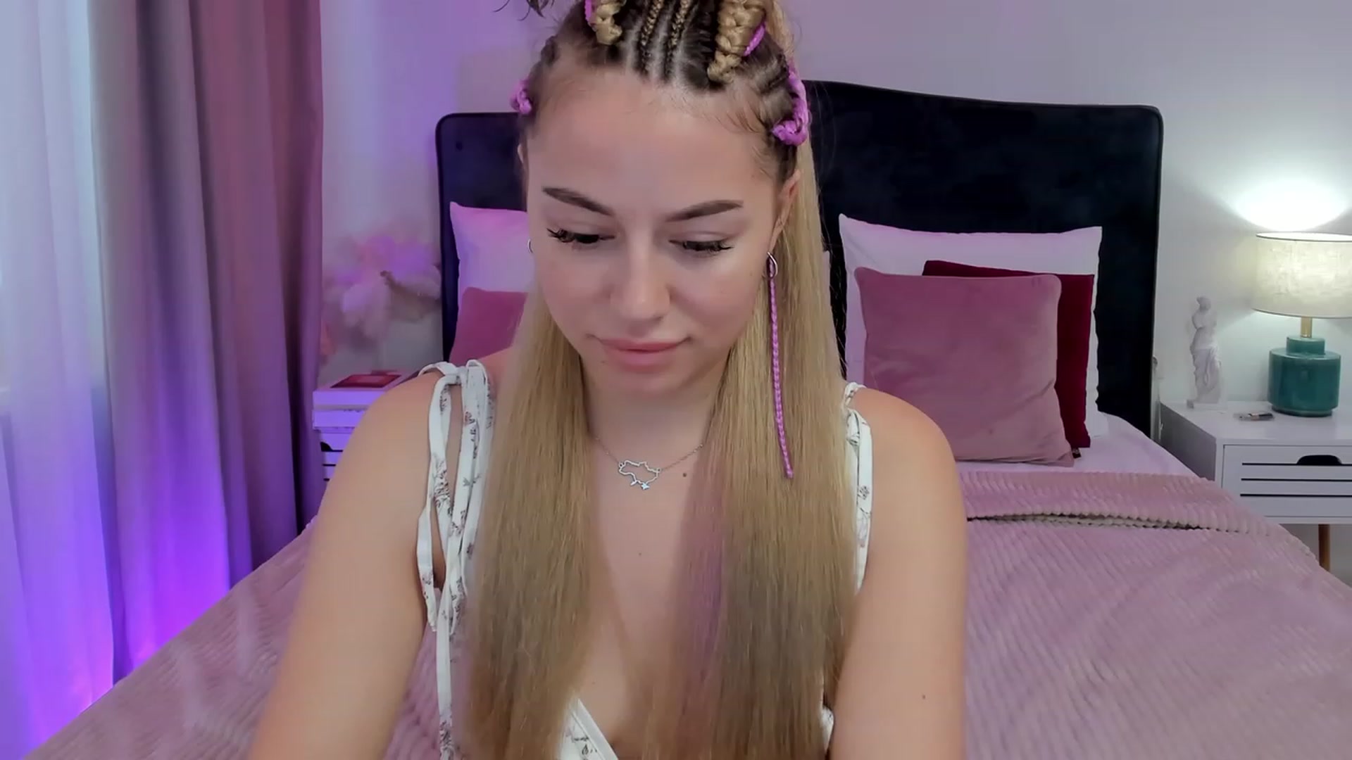 Gallery image thumbnail from SofiBloom's myfreecams stream on, 08/26/2023, 09:07 image 18 of 20