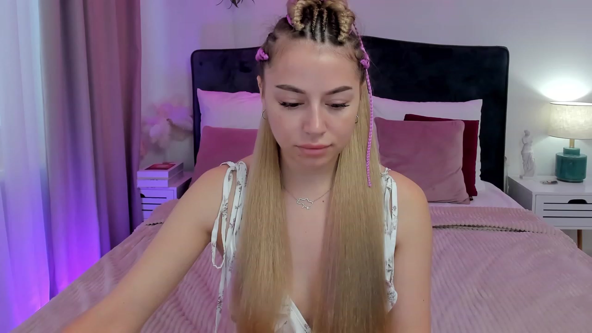 Gallery image thumbnail from SofiBloom's myfreecams stream on, 08/26/2023, 09:07 image 9 of 20