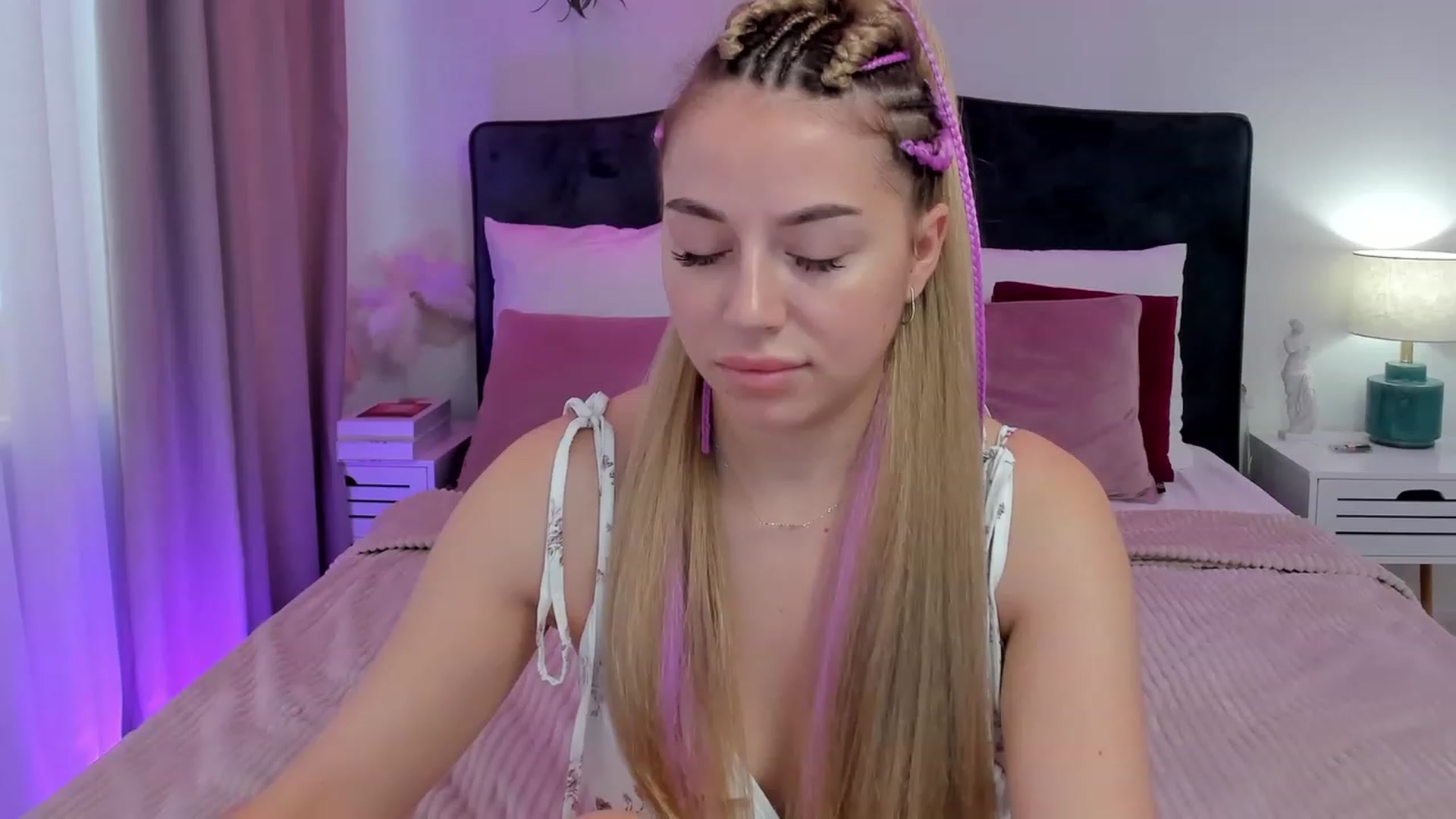 Gallery image thumbnail from SofiBloom's myfreecams stream on, 08/26/2023, 10:25 image 4 of 20