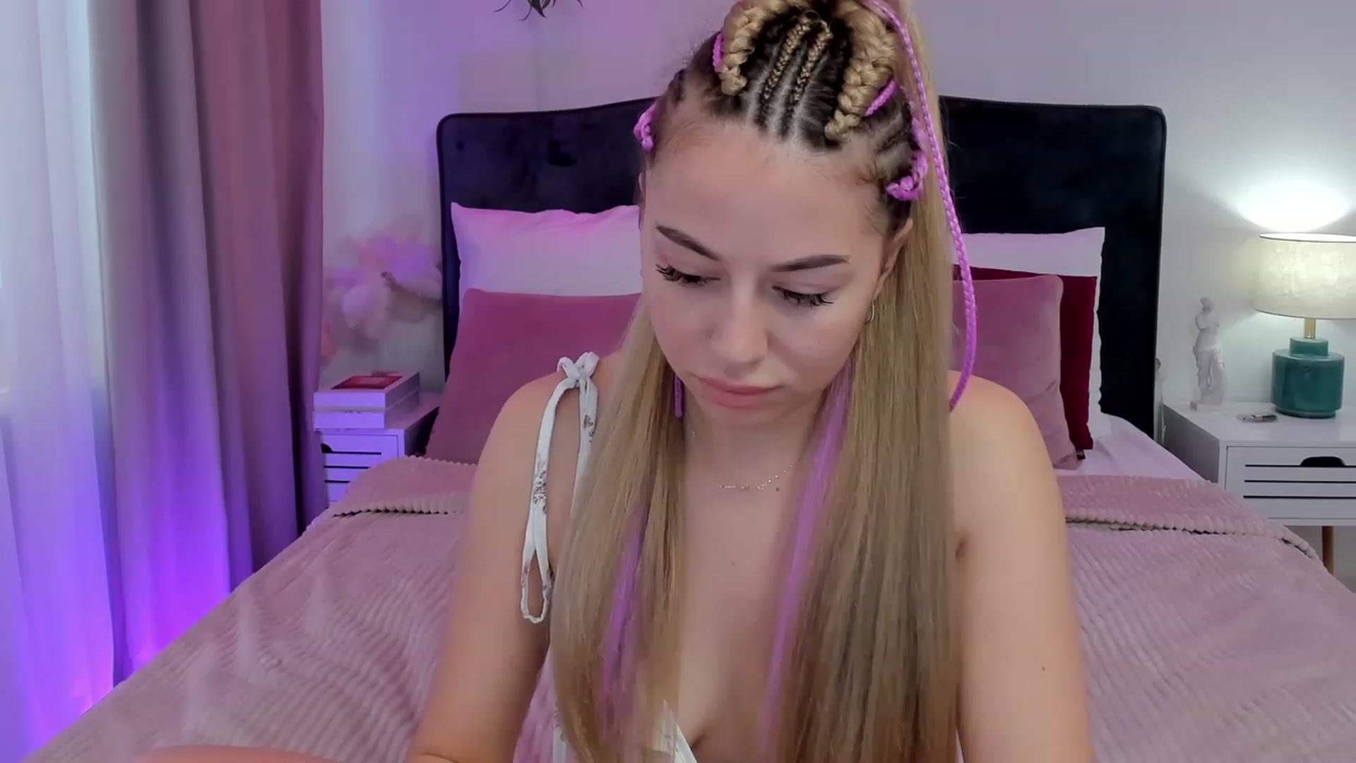 Gallery image thumbnail from SofiBloom's myfreecams stream on, 08/26/2023, 10:25 image 5 of 20