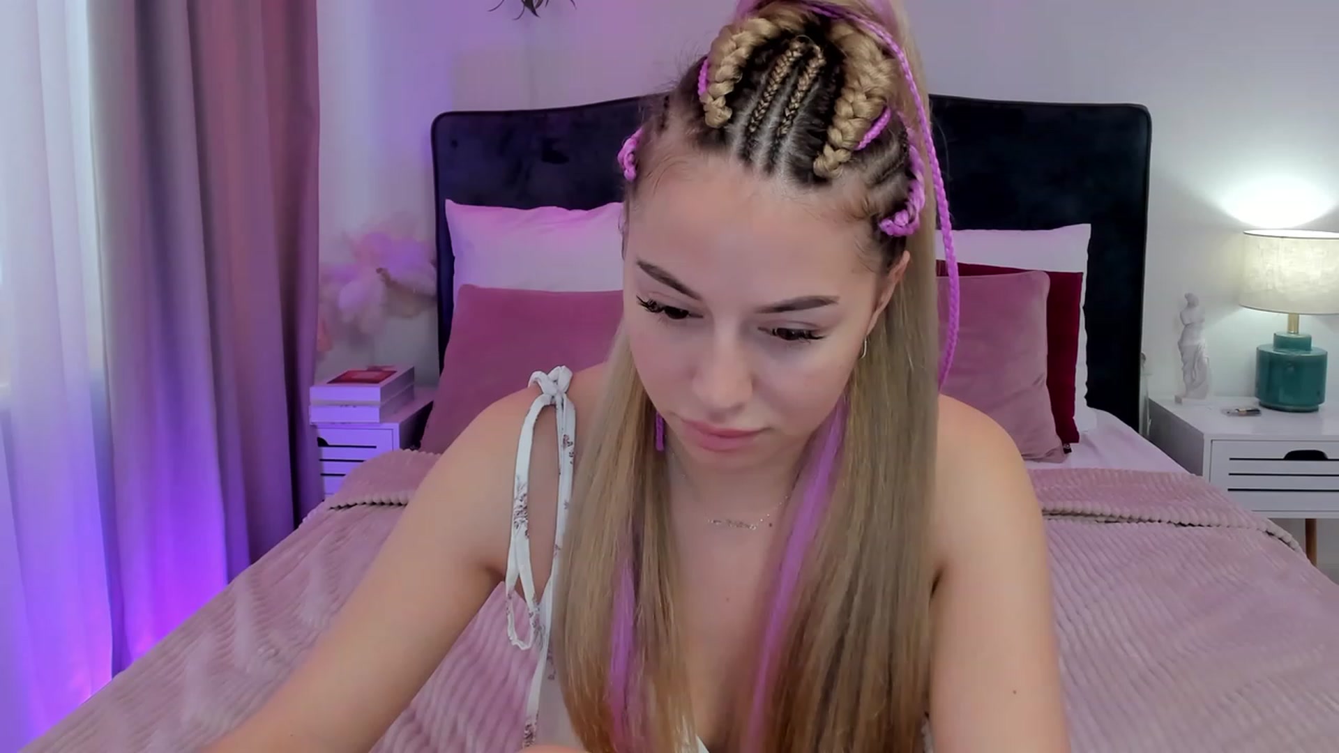 Gallery image thumbnail from SofiBloom's myfreecams stream on, 08/26/2023, 10:25 image 3 of 20