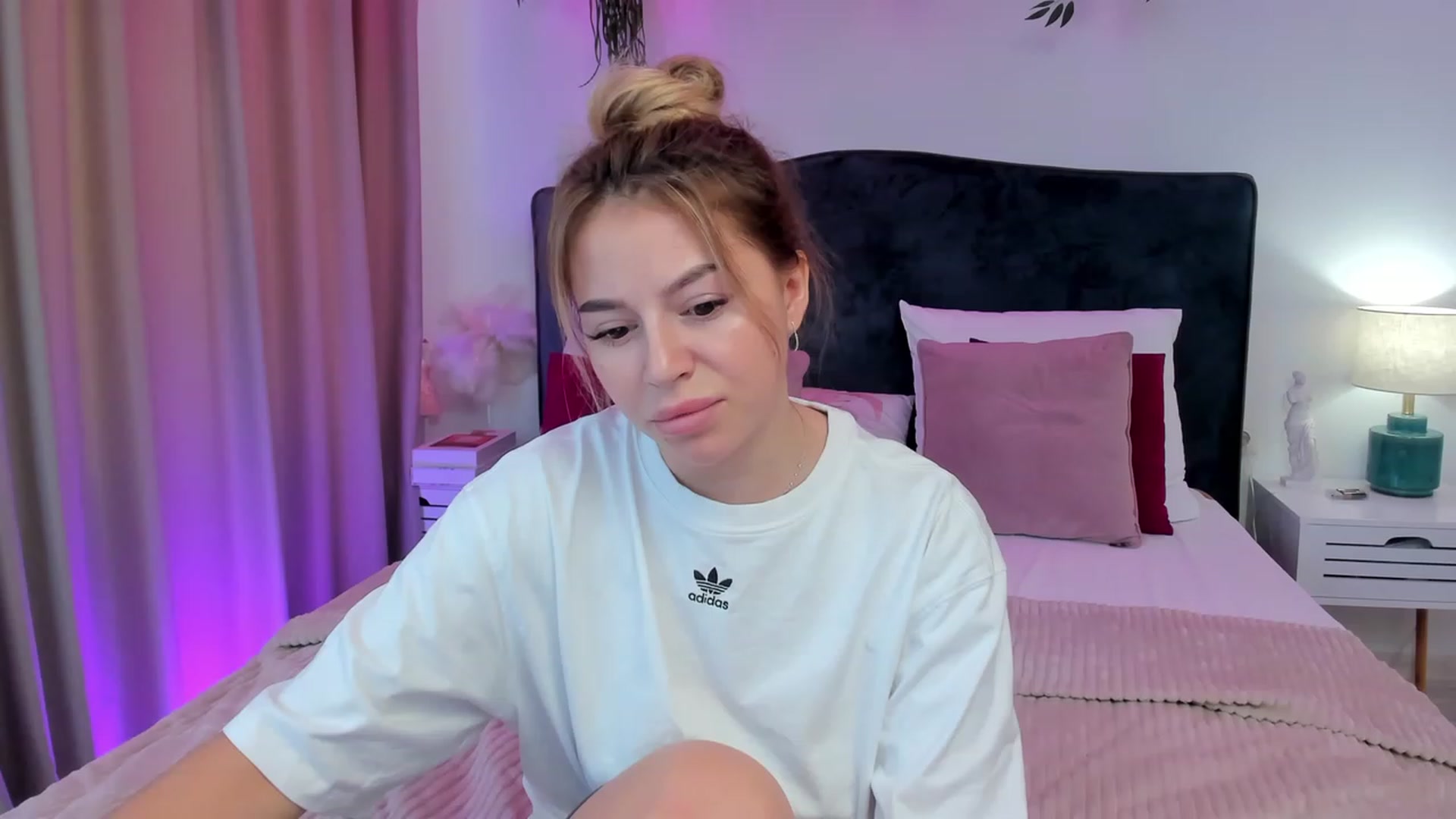 Gallery image thumbnail from SofiBloom's myfreecams stream on, 08/29/2023, 11:58 image 19 of 20