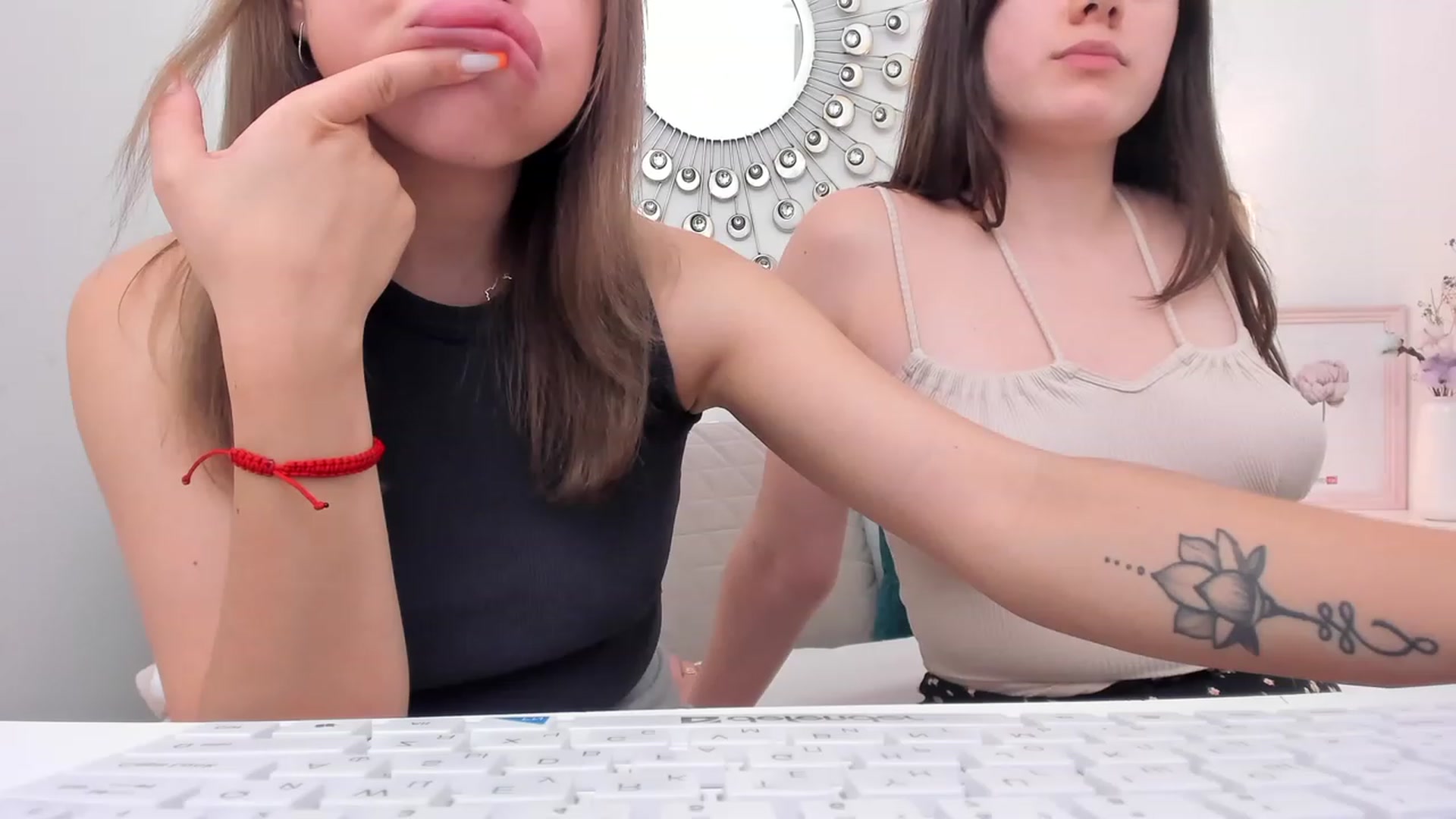 Gallery image thumbnail from SofiBloom's myfreecams stream on, 08/31/2023, 09:35 image 19 of 20