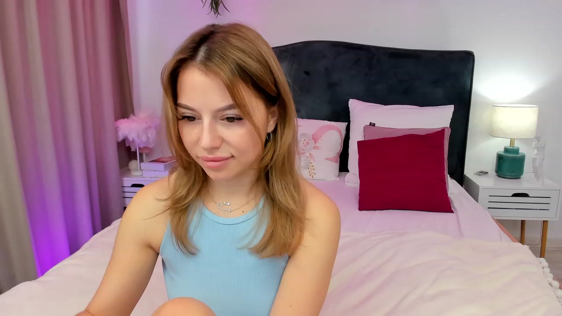 Gallery image thumbnail from SofiBloom's myfreecams stream on, 09/20/2023, 09:06 image 7 of 20