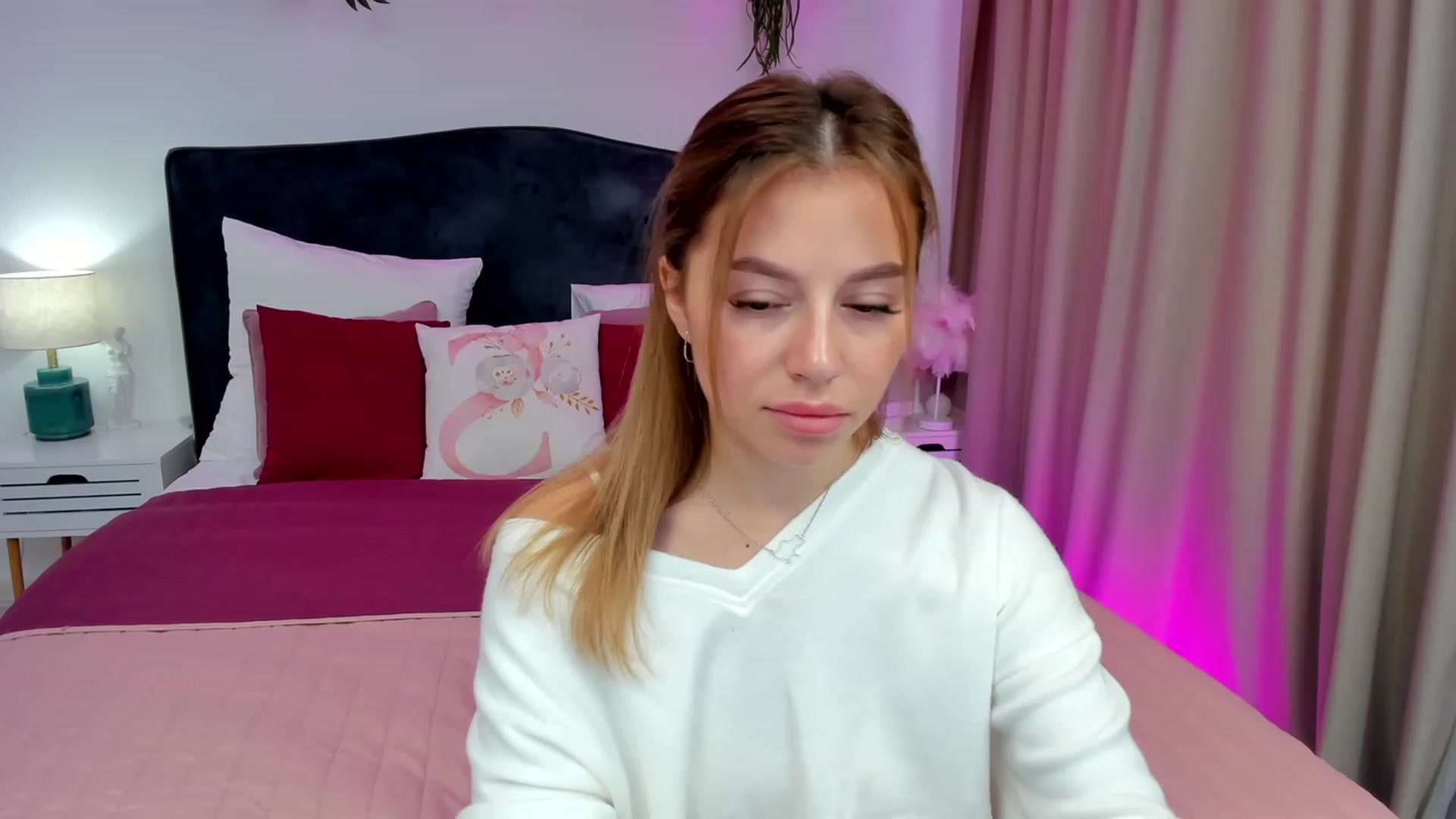Gallery image thumbnail from SofiBloom's myfreecams stream on, 09/26/2023, 14:17 image 14 of 20