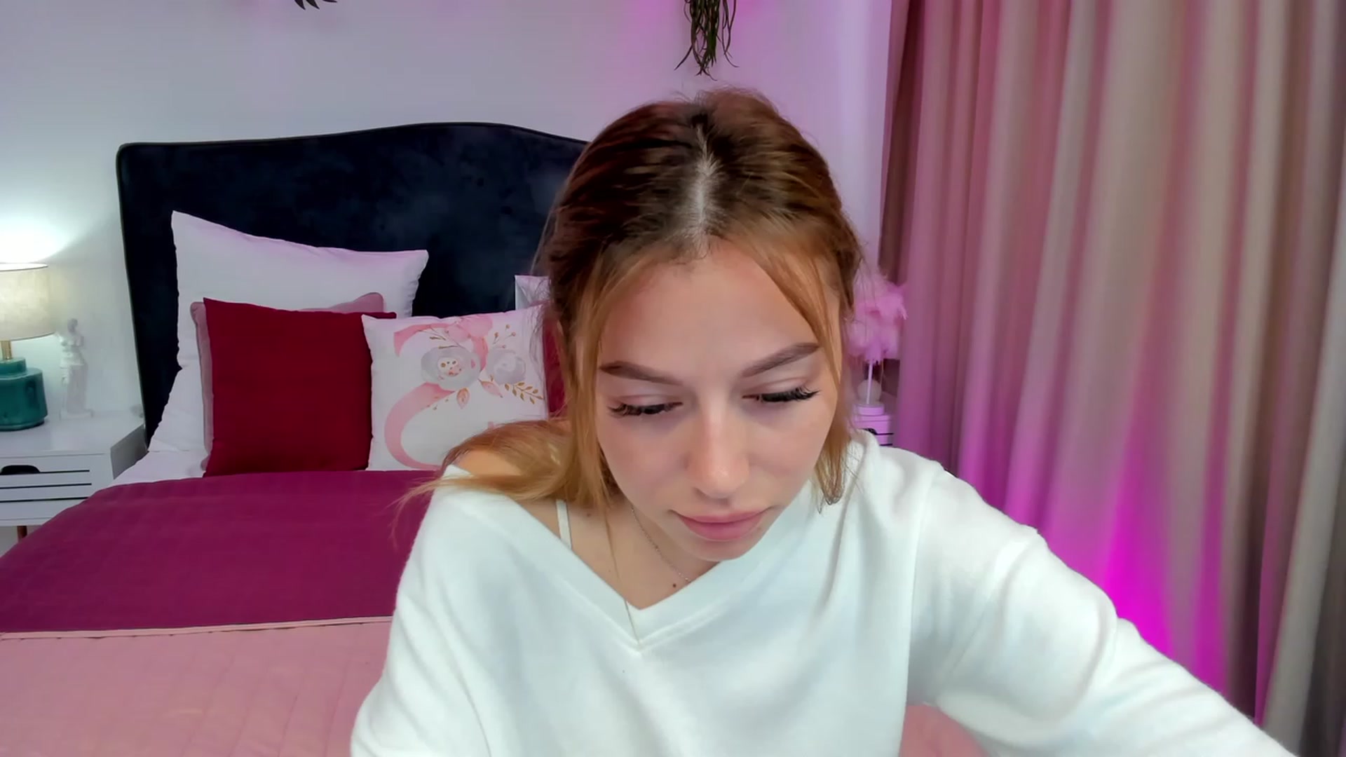 Gallery image thumbnail from SofiBloom's myfreecams stream on, 09/26/2023, 14:17 image 5 of 20