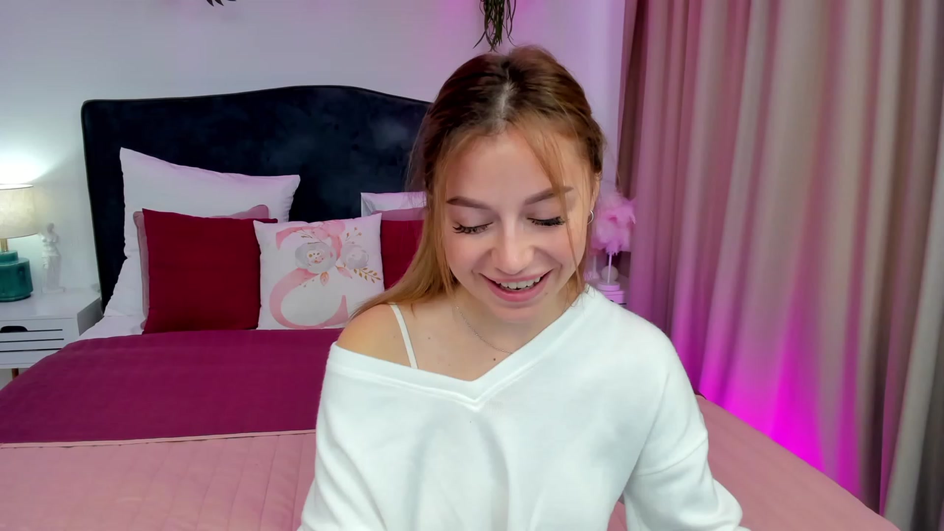 Gallery image thumbnail from SofiBloom's myfreecams stream on, 09/26/2023, 14:17 image 3 of 20