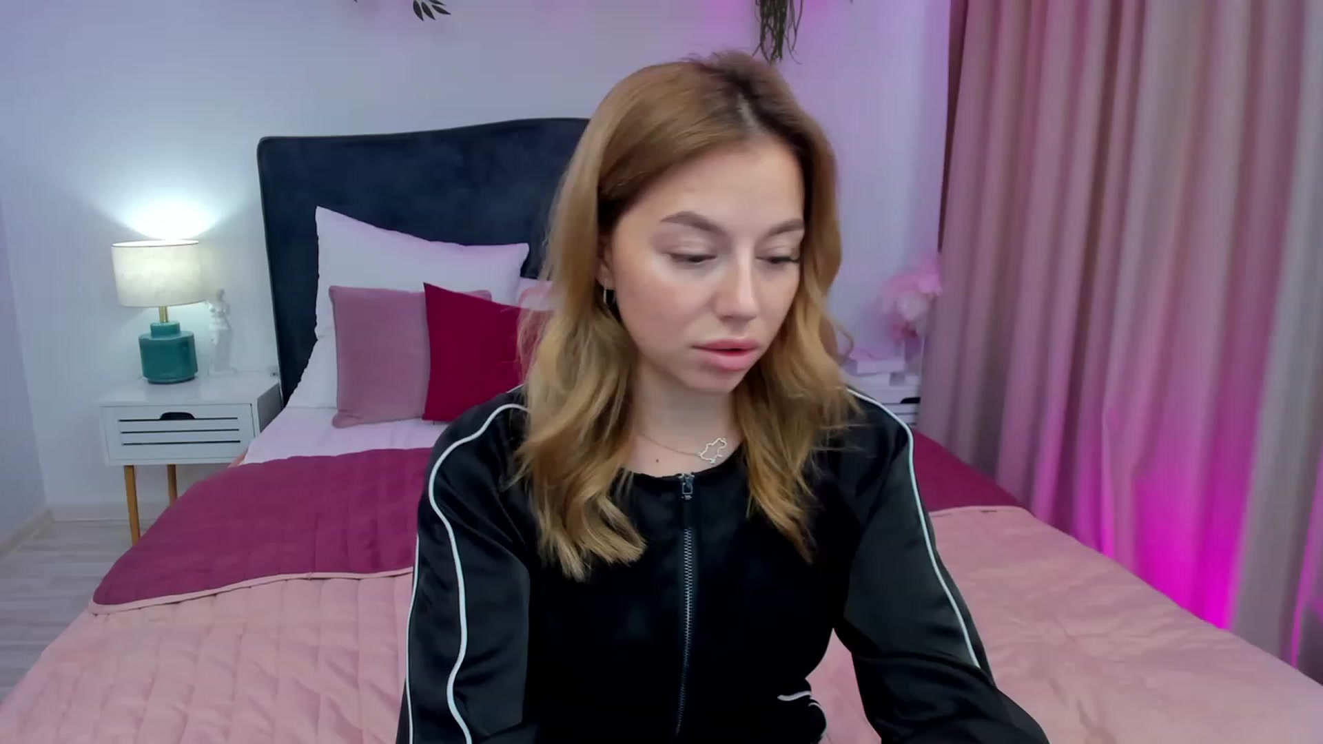 Gallery image thumbnail from SofiBloom's myfreecams stream on, 09/27/2023, 12:02 image 16 of 20