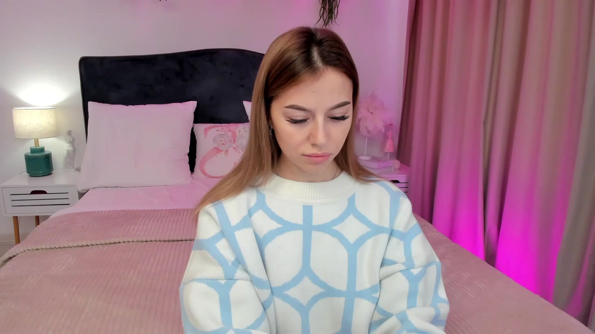 Gallery image thumbnail from SofiBloom's myfreecams stream on, 10/07/2023, 11:58 image 18 of 20
