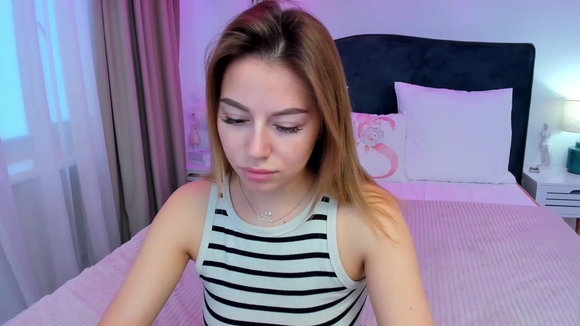 Gallery image thumbnail from SofiBloom's myfreecams stream on, 10/19/2023, 10:33 image 6 of 20