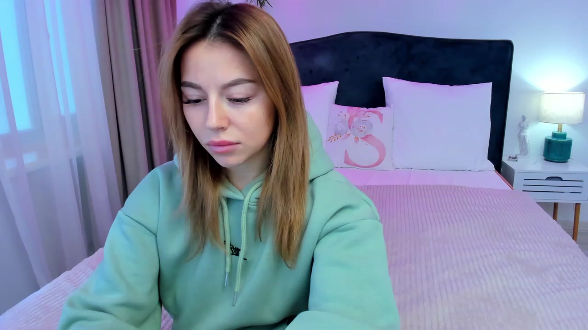 Gallery image thumbnail from SofiBloom's myfreecams stream on, 10/19/2023, 12:00 image 4 of 20