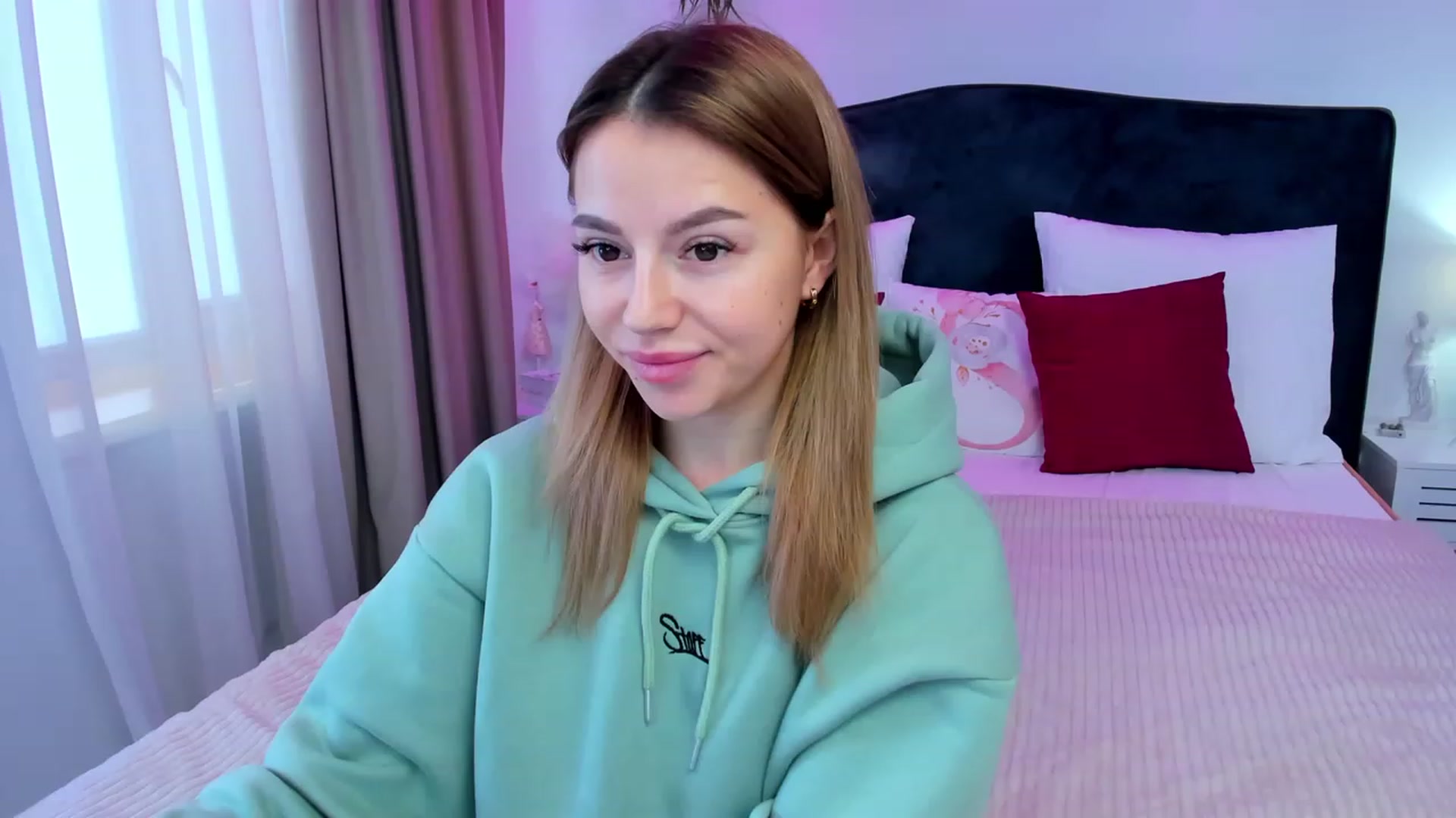 Gallery image thumbnail from SofiBloom's myfreecams stream on, 10/19/2023, 12:00 image 20 of 20