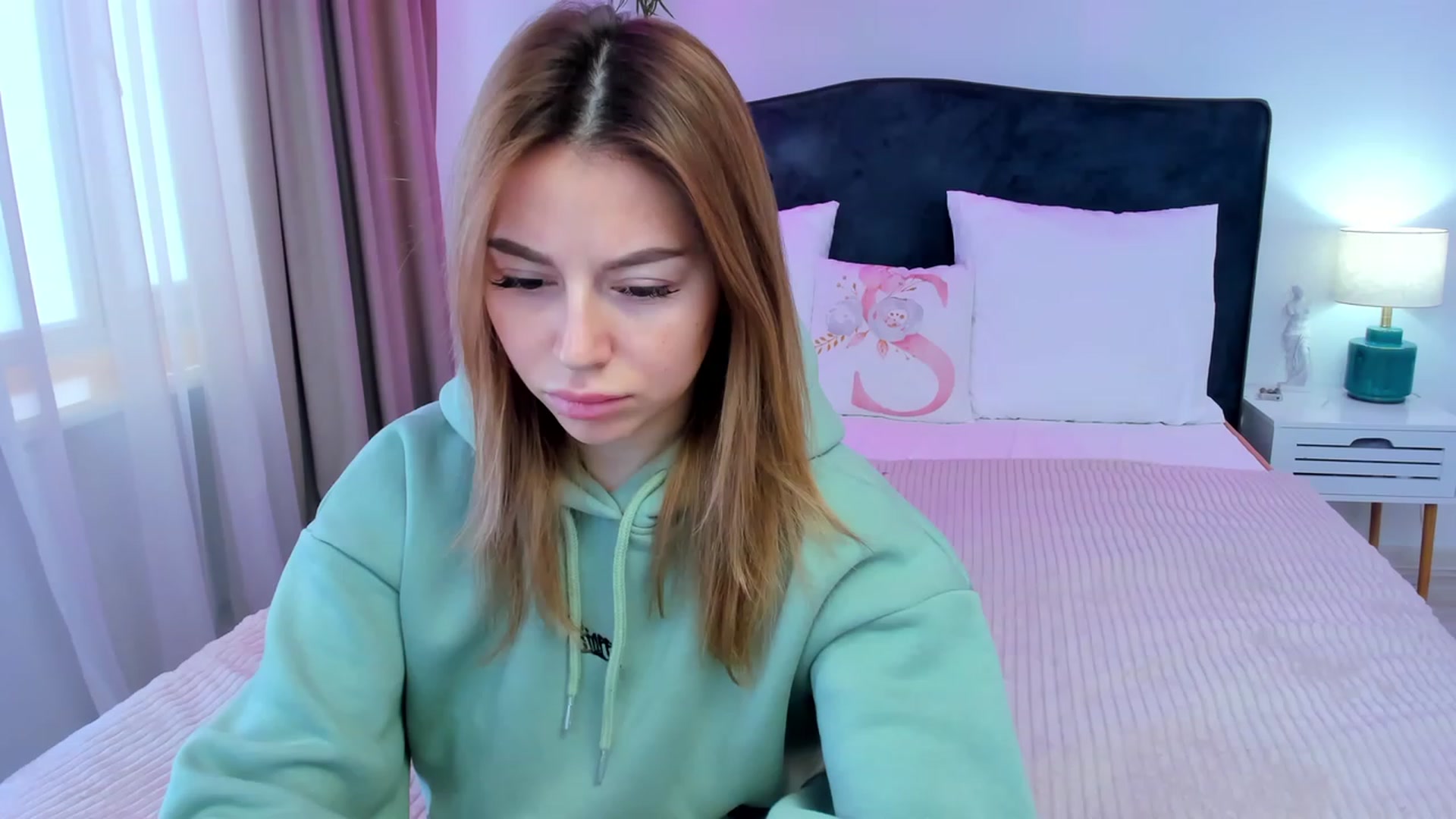 Gallery image thumbnail from SofiBloom's myfreecams stream on, 10/19/2023, 12:00 image 5 of 20