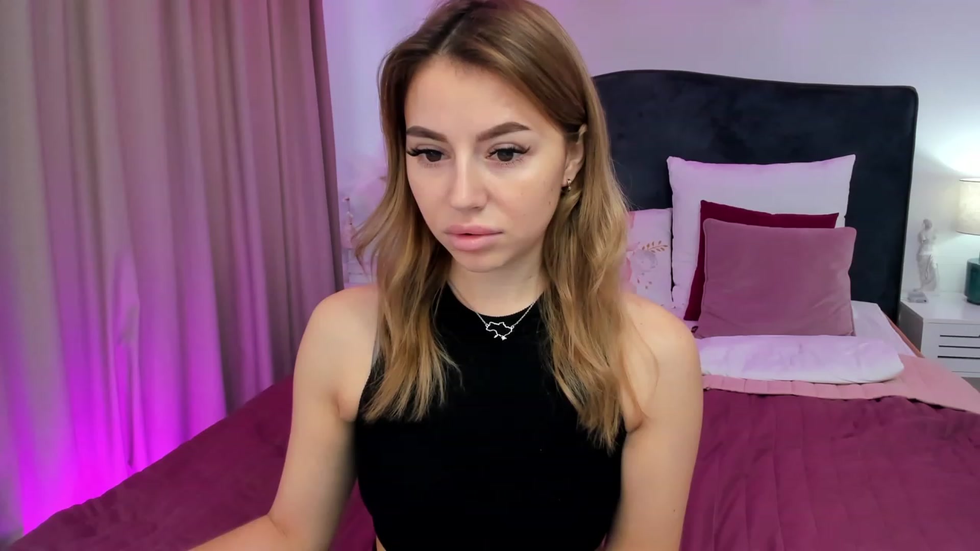 Gallery image thumbnail from SofiBloom's myfreecams stream on, 10/20/2023, 10:41 image 14 of 20