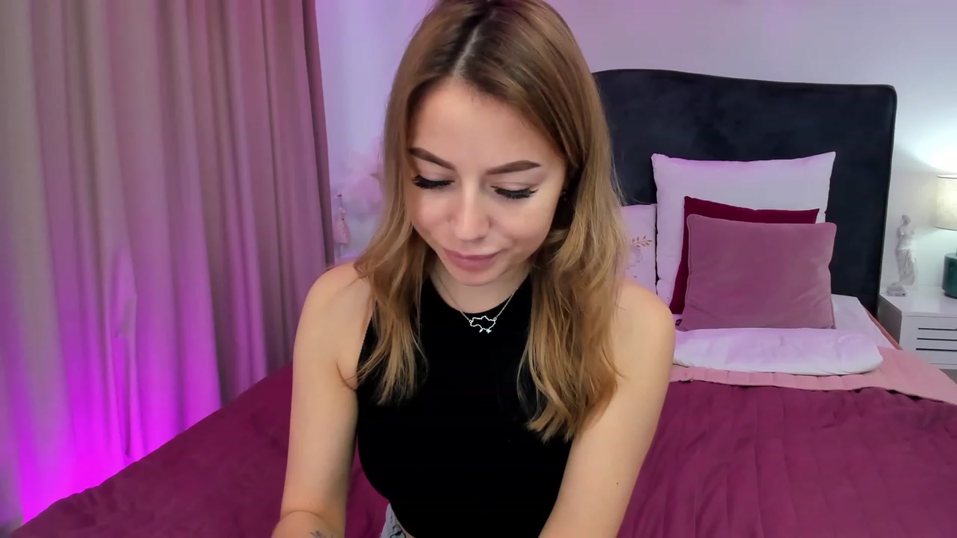 Gallery image thumbnail from SofiBloom's myfreecams stream on, 10/20/2023, 10:41 image 9 of 20