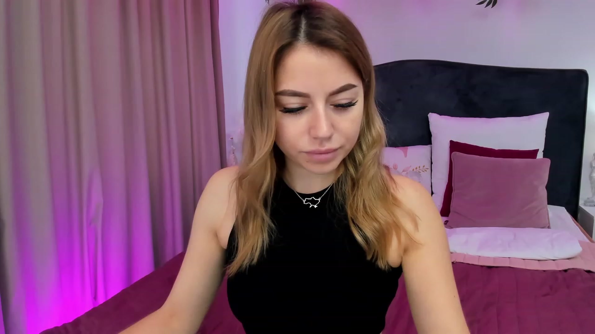 Gallery image thumbnail from SofiBloom's myfreecams stream on, 10/20/2023, 10:41 image 18 of 20