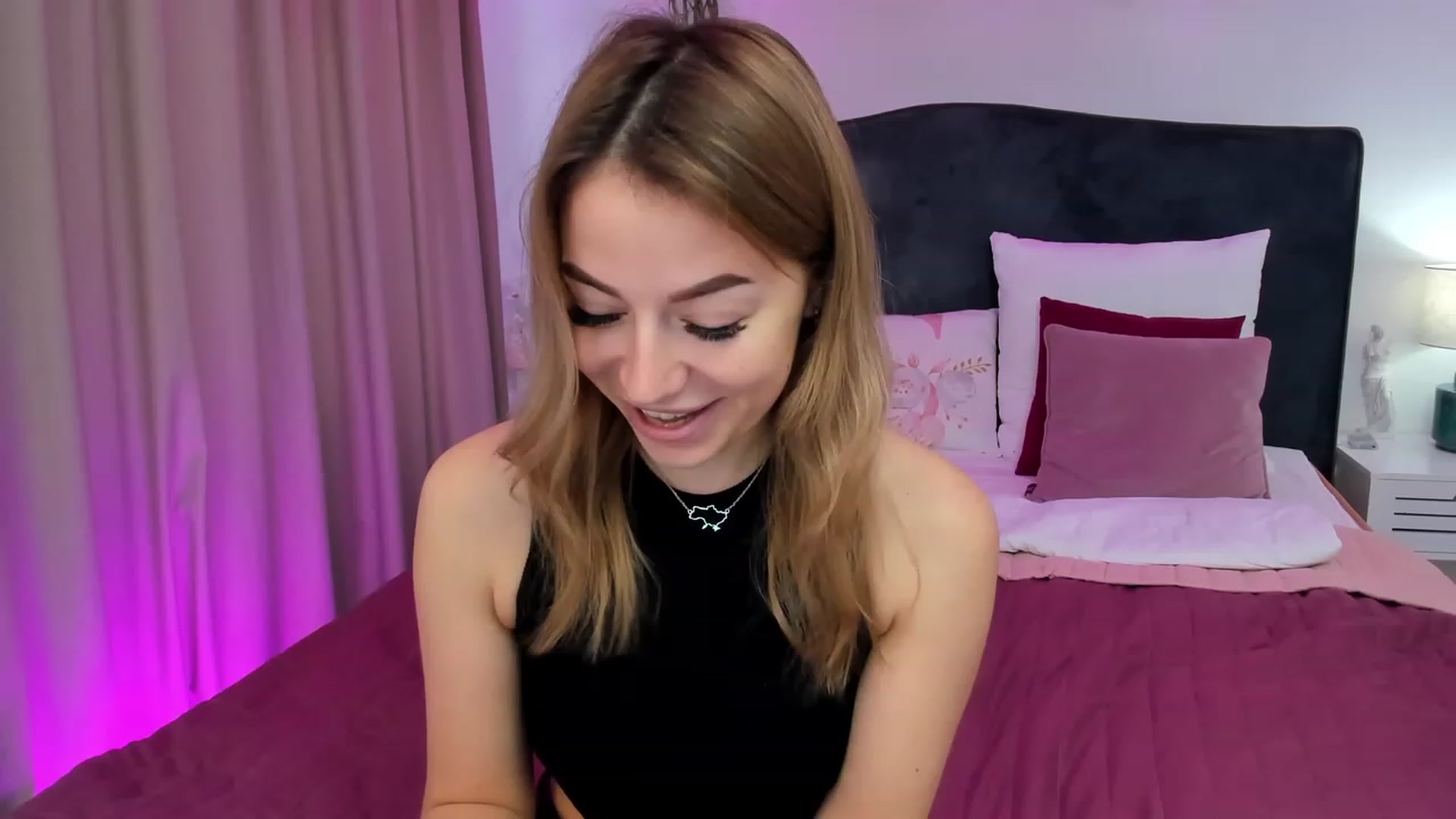 Gallery image thumbnail from SofiBloom's myfreecams stream on, 10/20/2023, 10:41 image 13 of 20