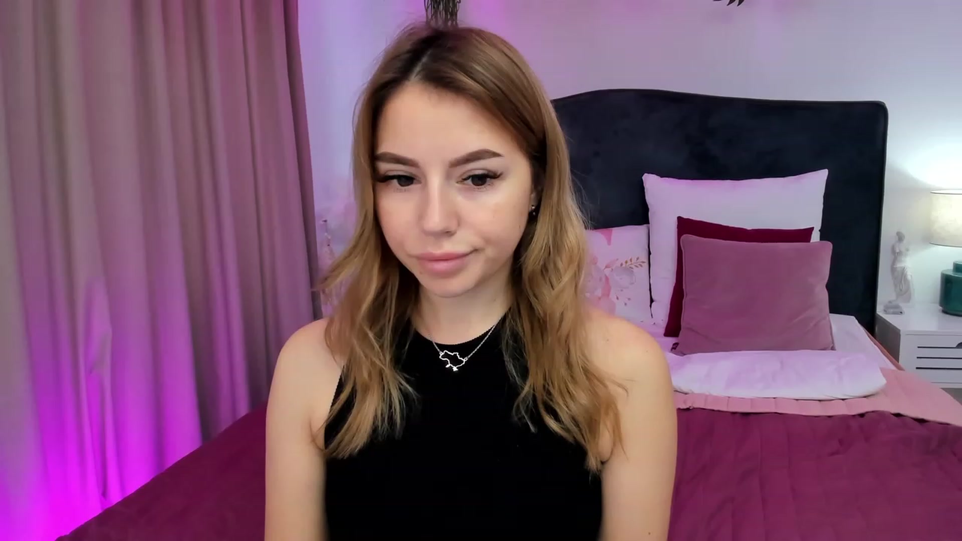 Gallery image thumbnail from SofiBloom's myfreecams stream on, 10/20/2023, 10:41 image 3 of 20