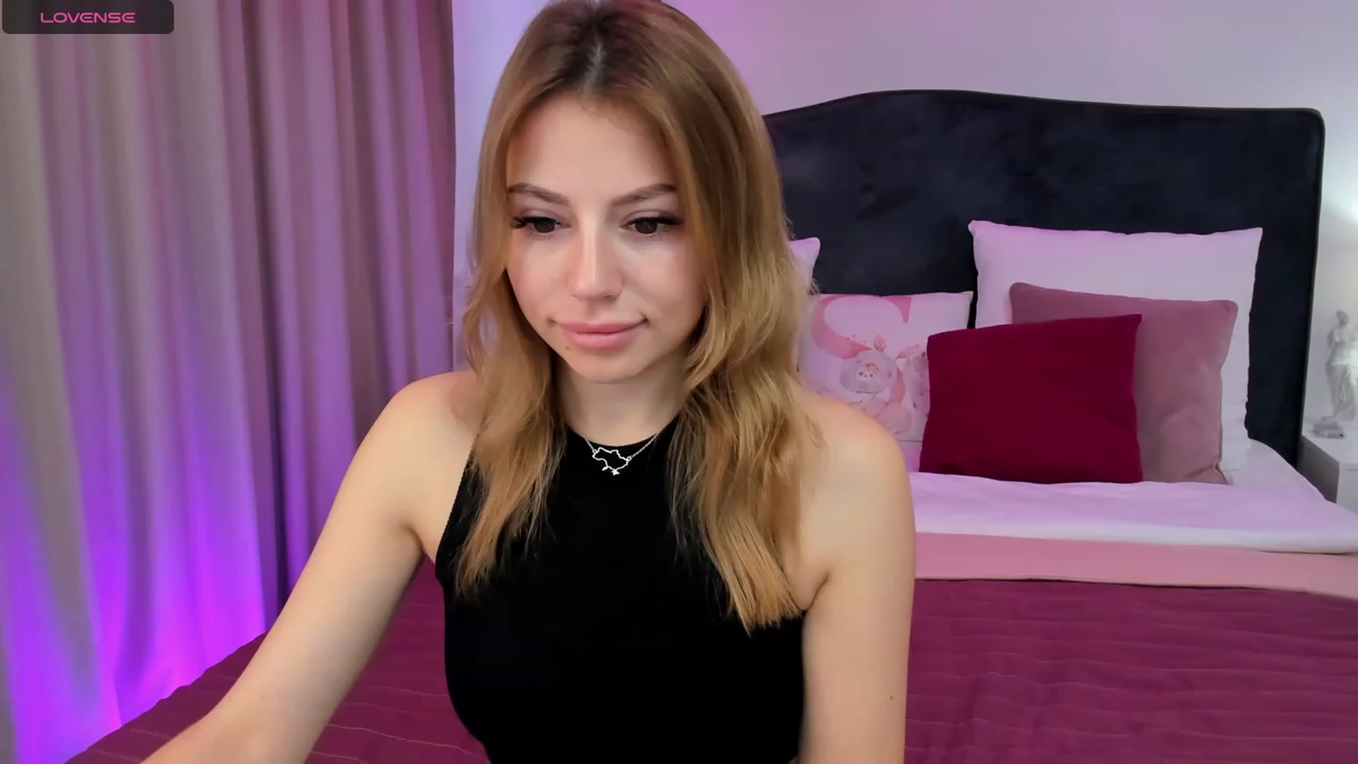 Gallery image thumbnail from SofiBloom's myfreecams stream on, 10/22/2023, 09:53 image 3 of 20