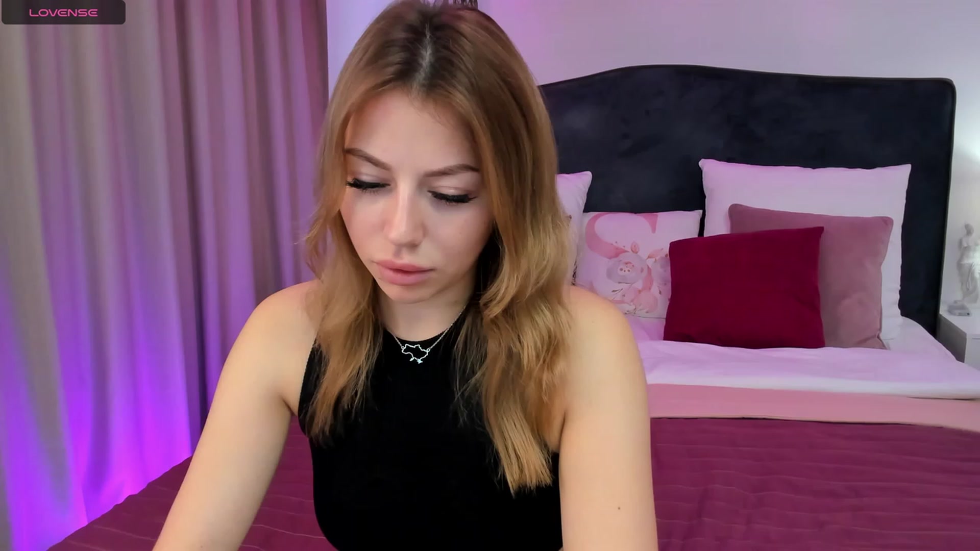 Gallery image thumbnail from SofiBloom's myfreecams stream on, 10/22/2023, 09:53 image 2 of 20