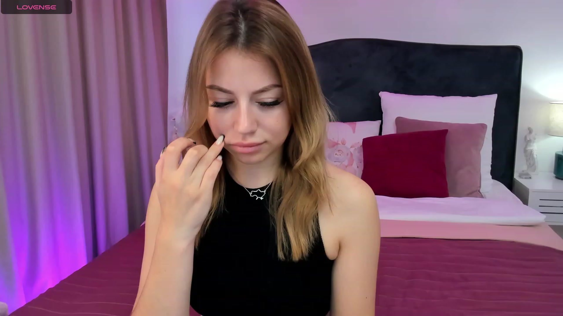 Gallery image thumbnail from SofiBloom's myfreecams stream on, 10/22/2023, 09:53 image 15 of 20