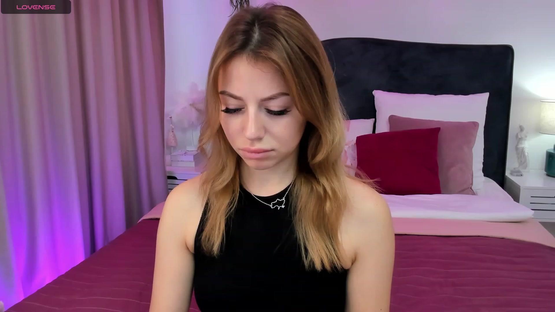 Gallery image thumbnail from SofiBloom's myfreecams stream on, 10/22/2023, 10:46 image 14 of 20