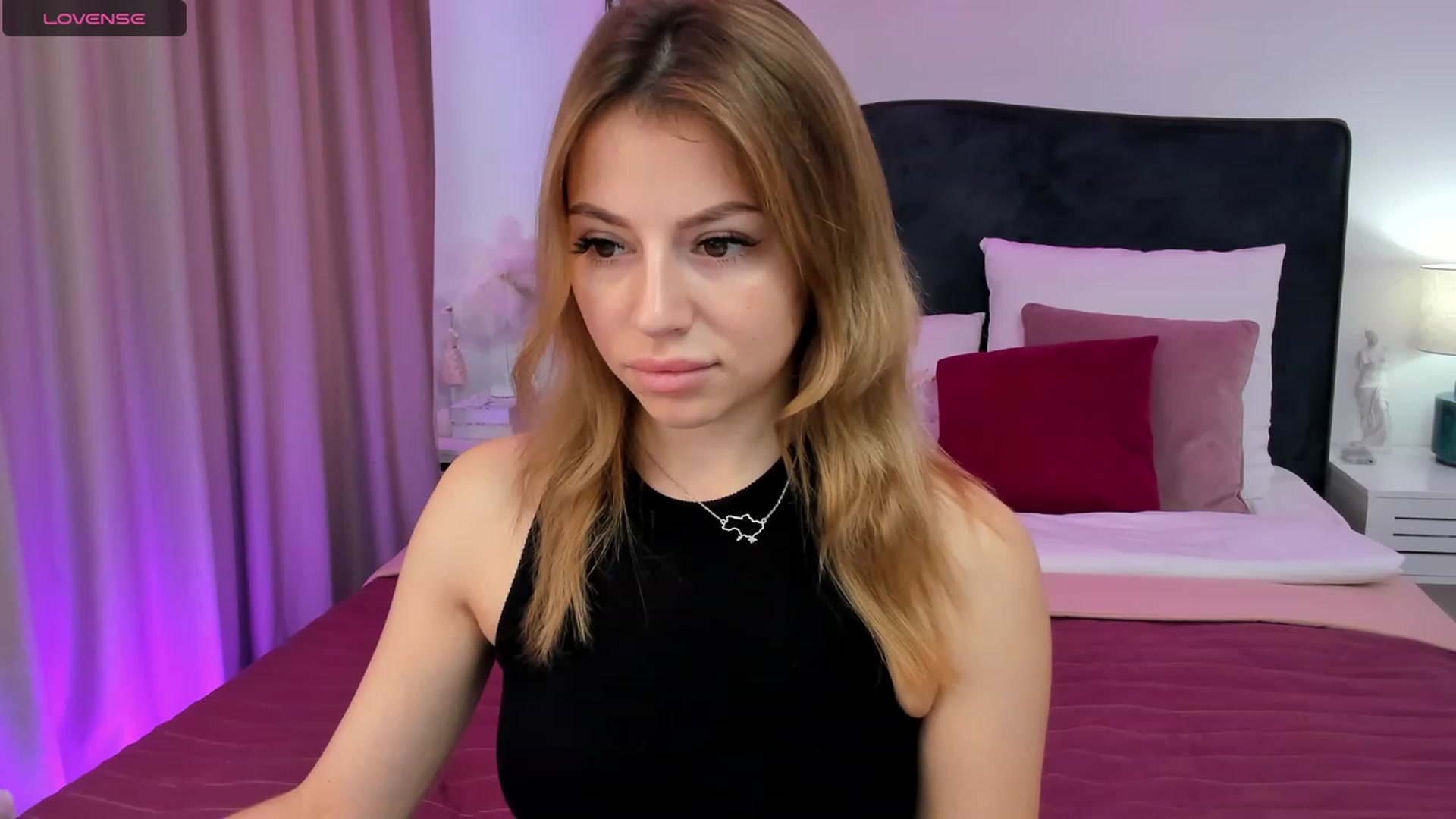 Gallery image thumbnail from SofiBloom's myfreecams stream on, 10/22/2023, 10:46 image 7 of 20