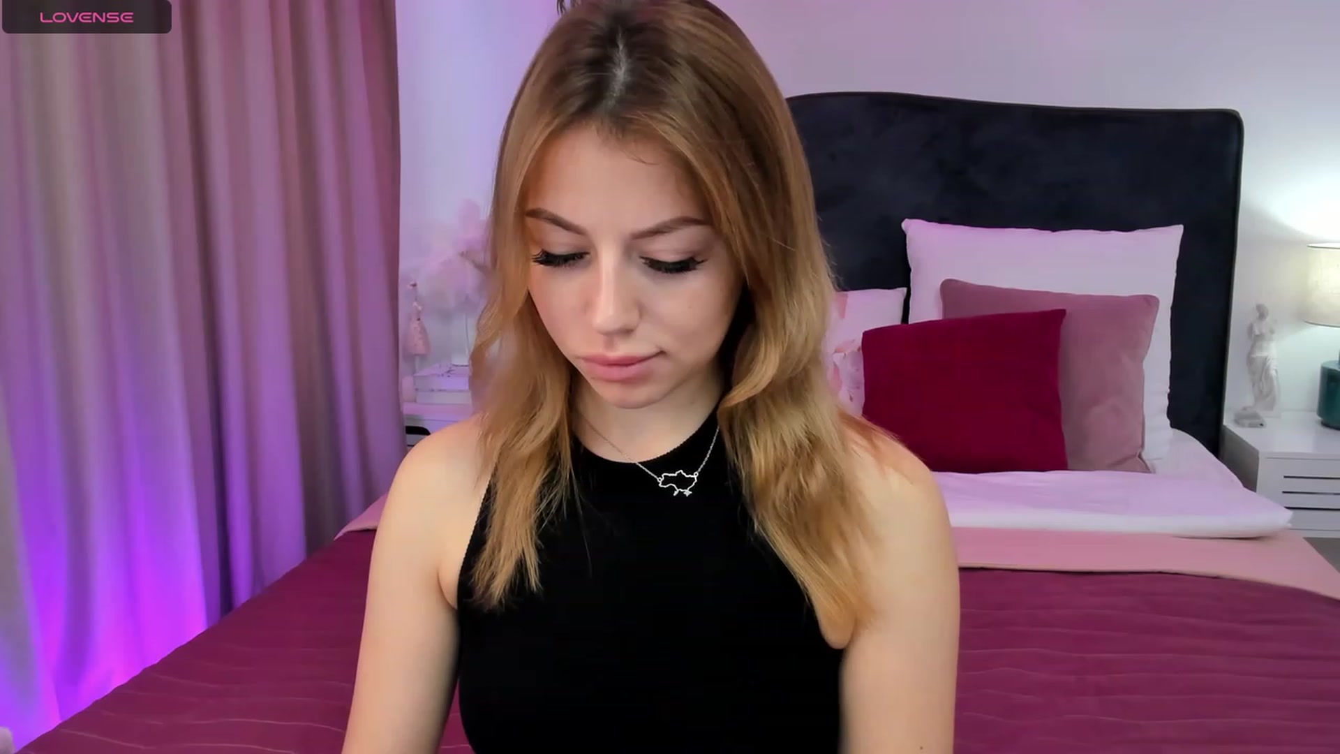 Gallery image thumbnail from SofiBloom's myfreecams stream on, 10/22/2023, 10:46 image 8 of 20