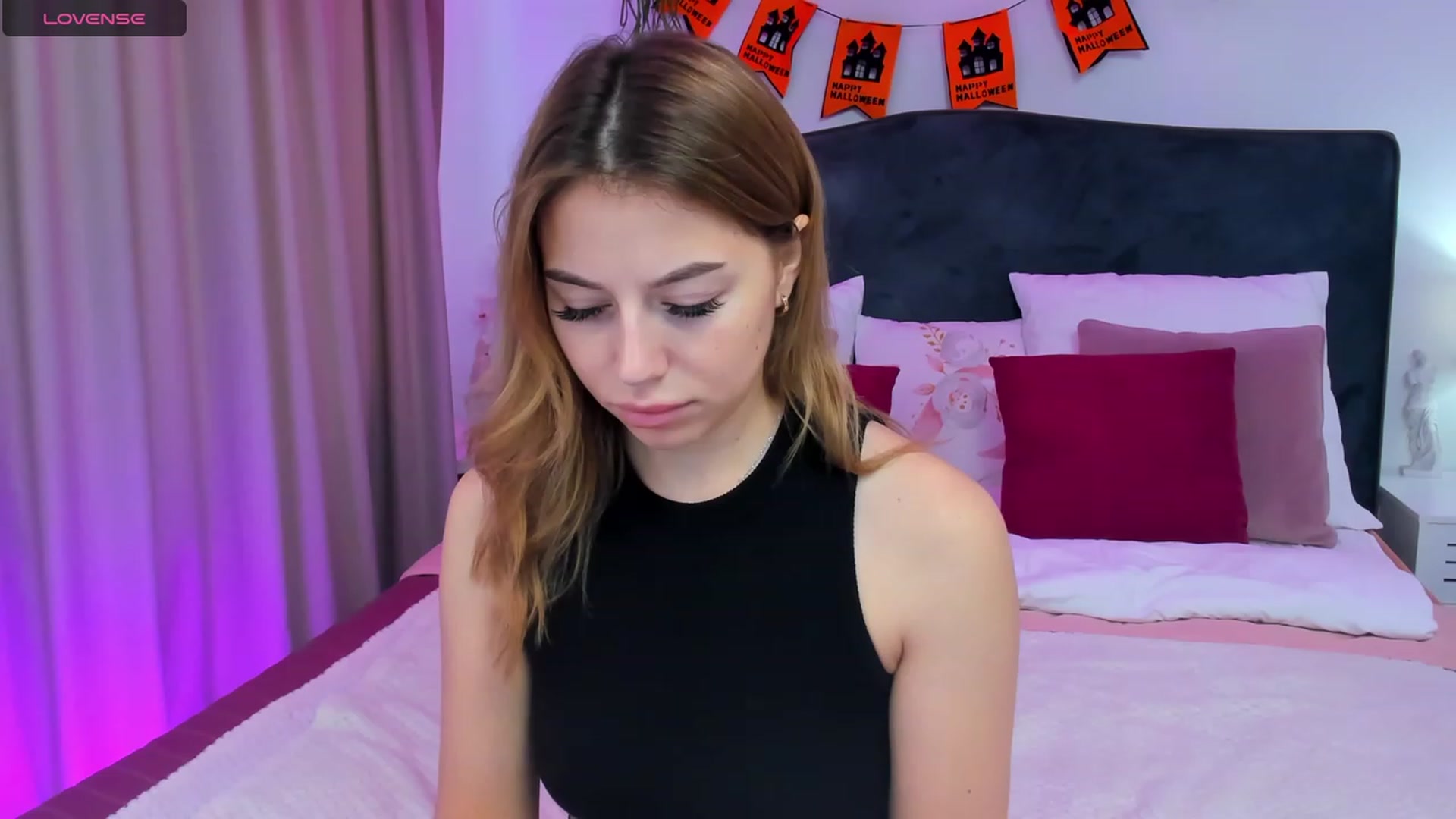 Gallery image thumbnail from SofiBloom's myfreecams stream on, 10/28/2023, 09:56 image 13 of 20