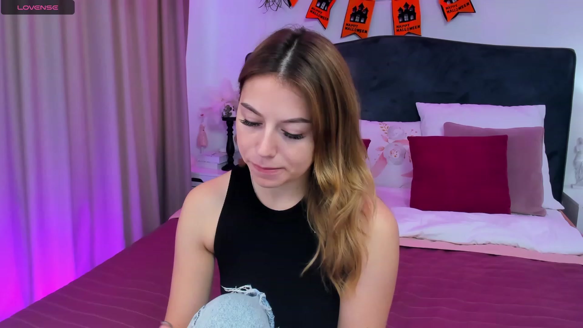 Gallery image thumbnail from SofiBloom's myfreecams stream on, 10/28/2023, 11:44 image 10 of 20