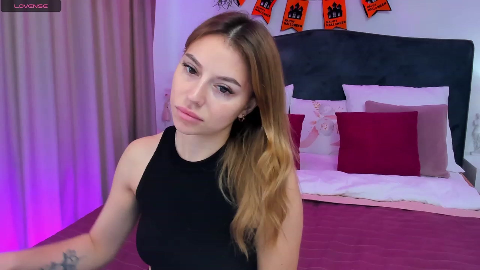 Gallery image thumbnail from SofiBloom's myfreecams stream on, 10/28/2023, 11:44 image 4 of 20