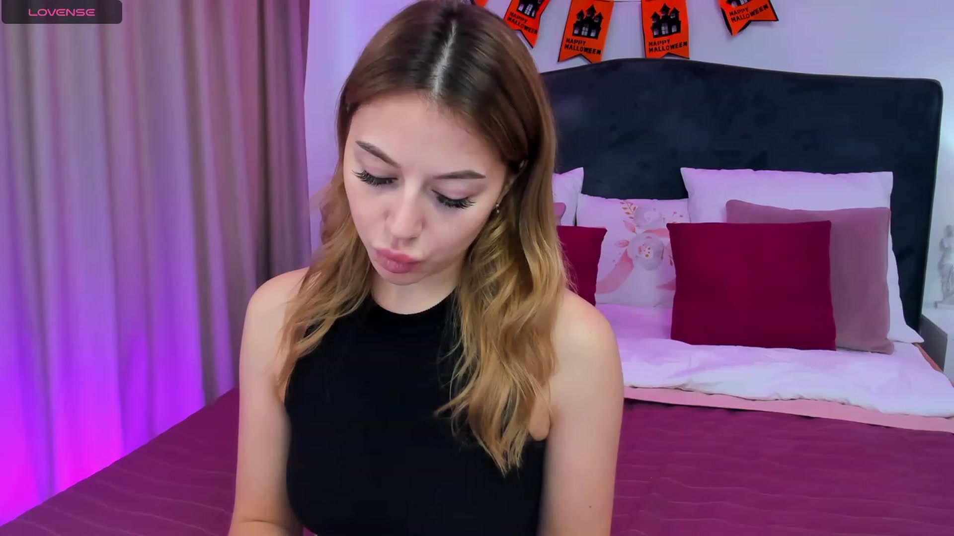 Gallery image thumbnail from SofiBloom's myfreecams stream on, 10/28/2023, 11:44 image 15 of 20