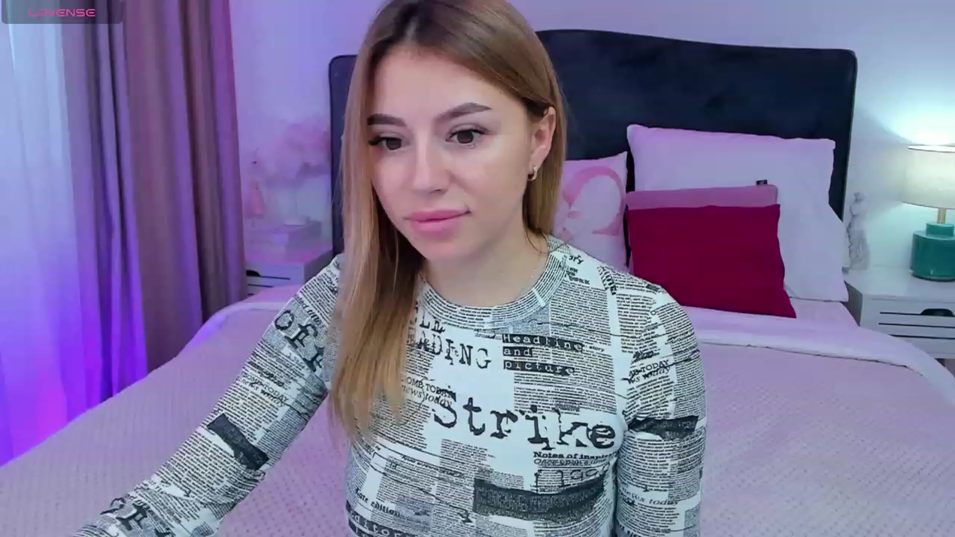 Gallery image thumbnail from SofiBloom's myfreecams stream on, 11/10/2023, 10:31 image 2 of 20