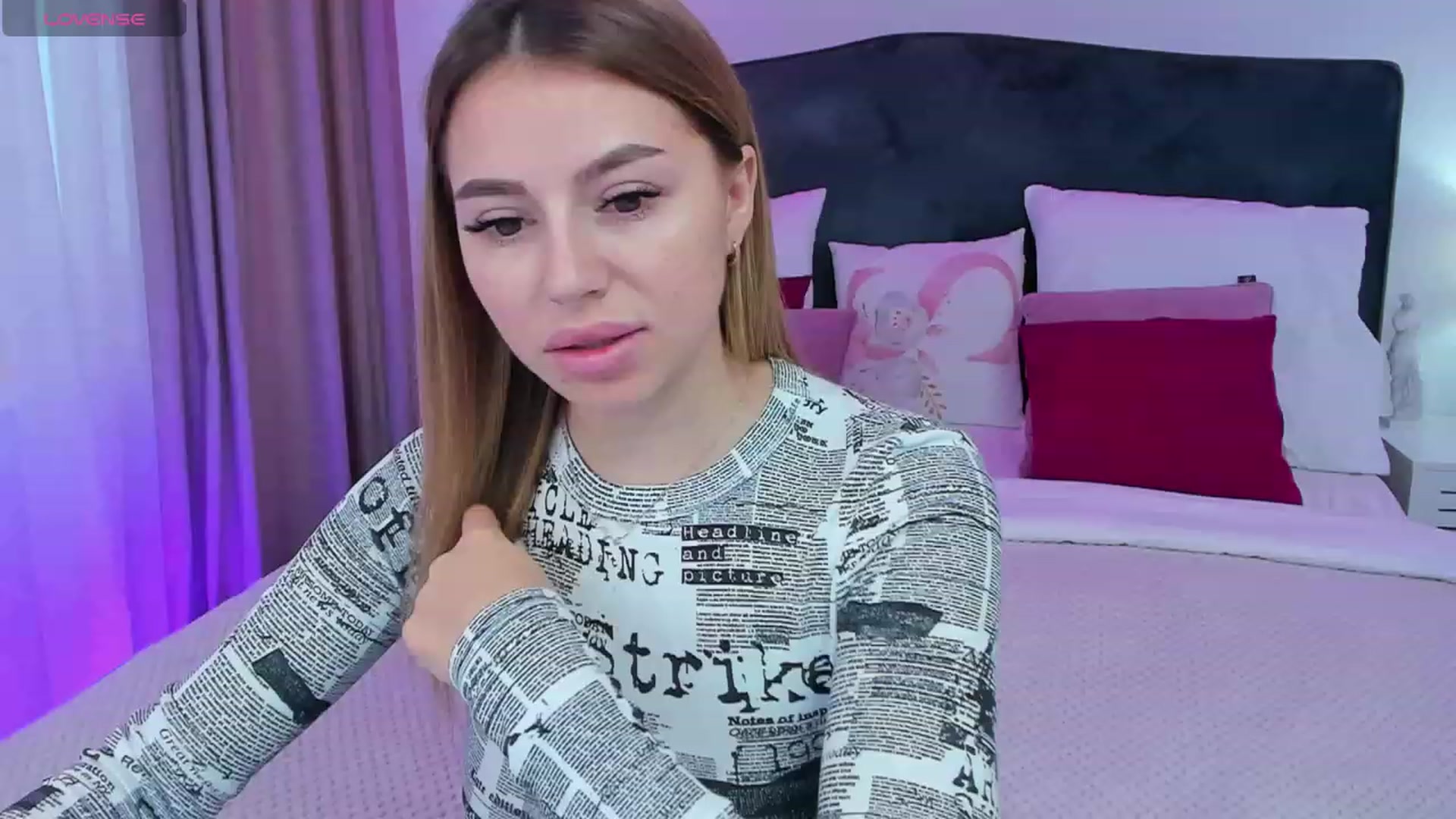 Gallery image thumbnail from SofiBloom's myfreecams stream on, 11/10/2023, 12:43 image 15 of 20