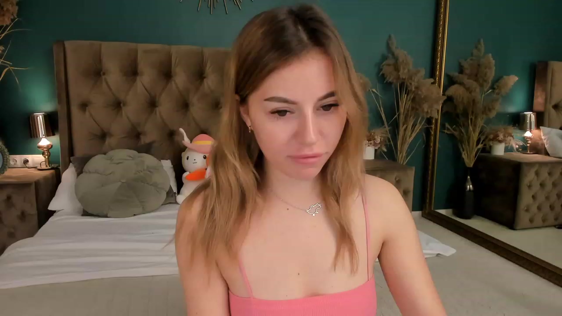 Gallery image thumbnail from SofiBloom's myfreecams stream on, 11/13/2023, 15:25 image 17 of 20