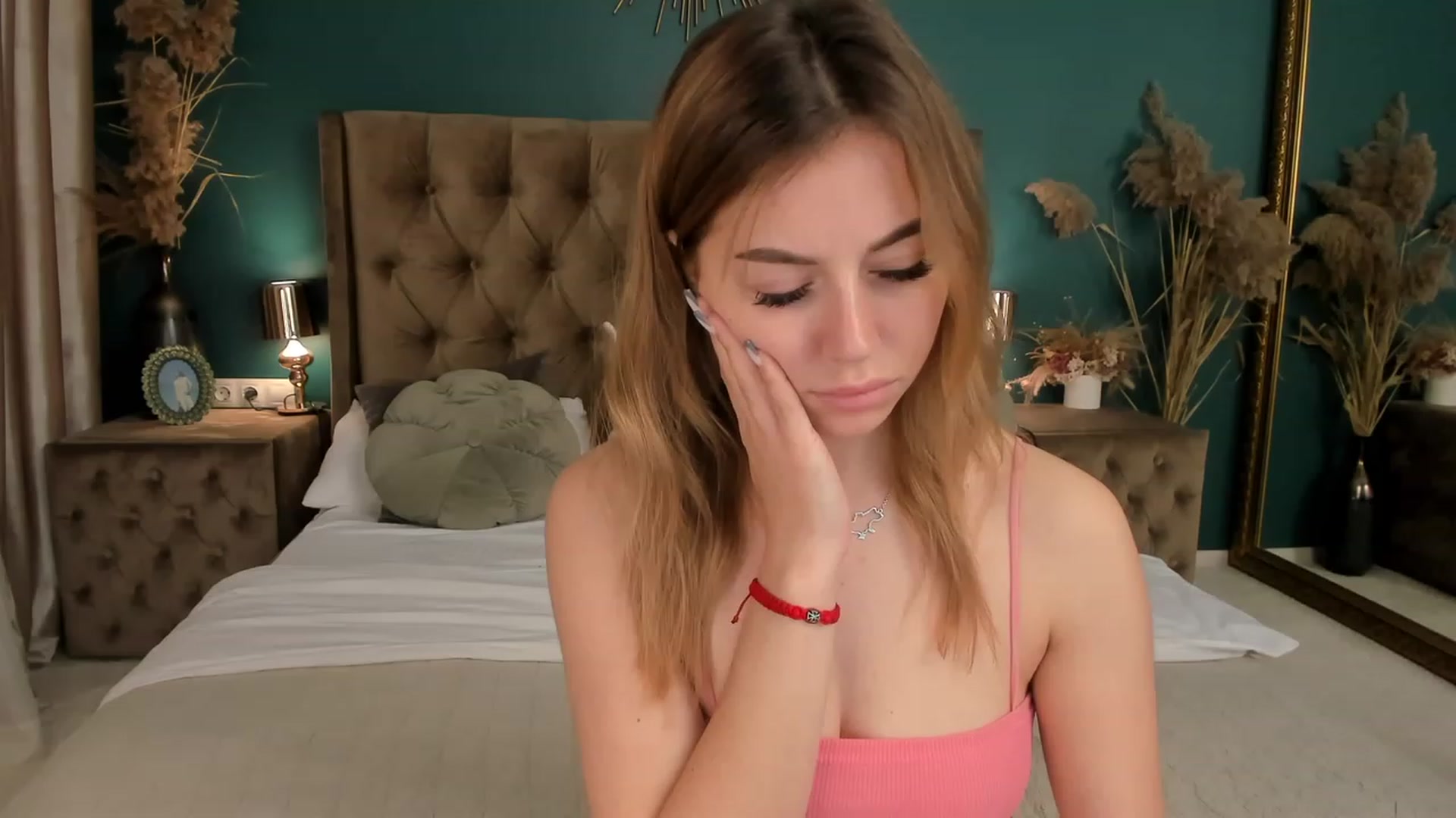 Gallery image thumbnail from SofiBloom's myfreecams stream on, 11/13/2023, 17:46 image 10 of 20