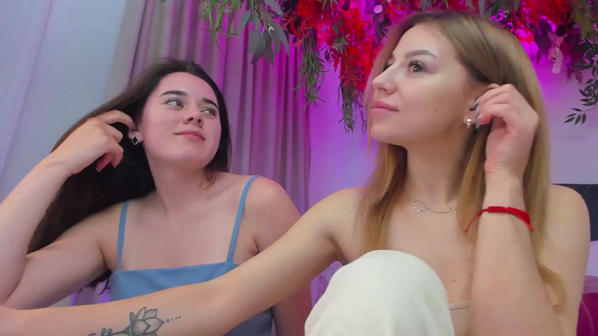 Gallery image thumbnail from SofiBloom's myfreecams stream on, 11/15/2023, 10:39 image 4 of 20