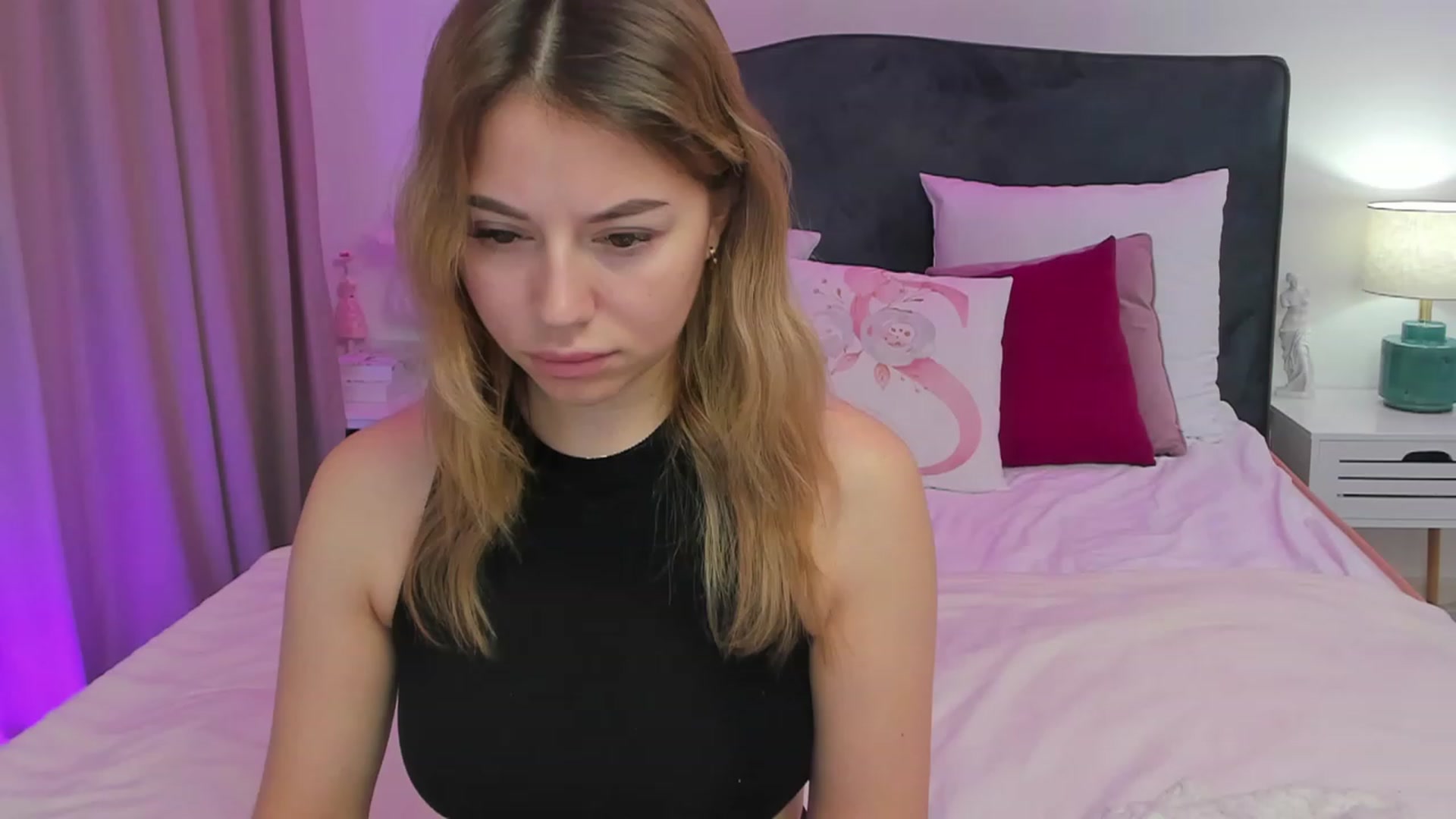 Gallery image thumbnail from SofiBloom's myfreecams stream on, 11/28/2023, 18:59 image 13 of 20