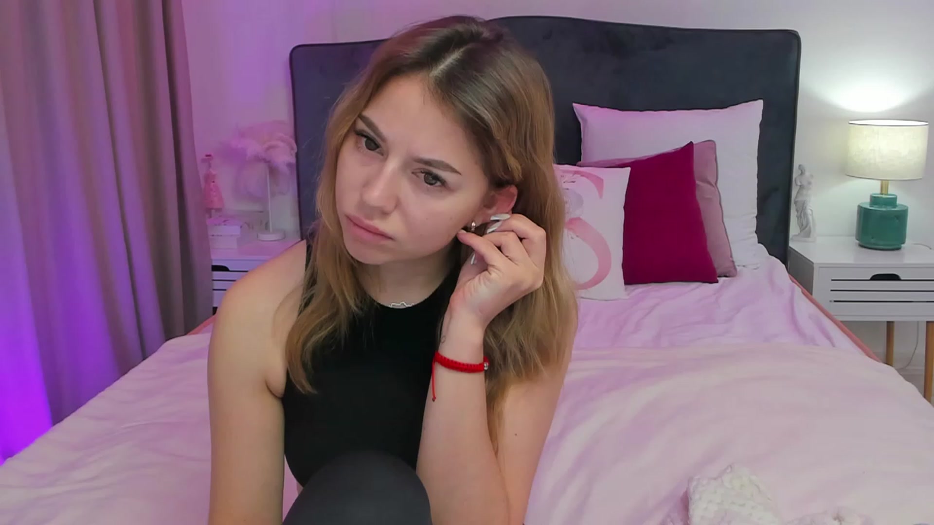 Gallery image thumbnail from SofiBloom's myfreecams stream on, 11/28/2023, 18:59 image 5 of 20