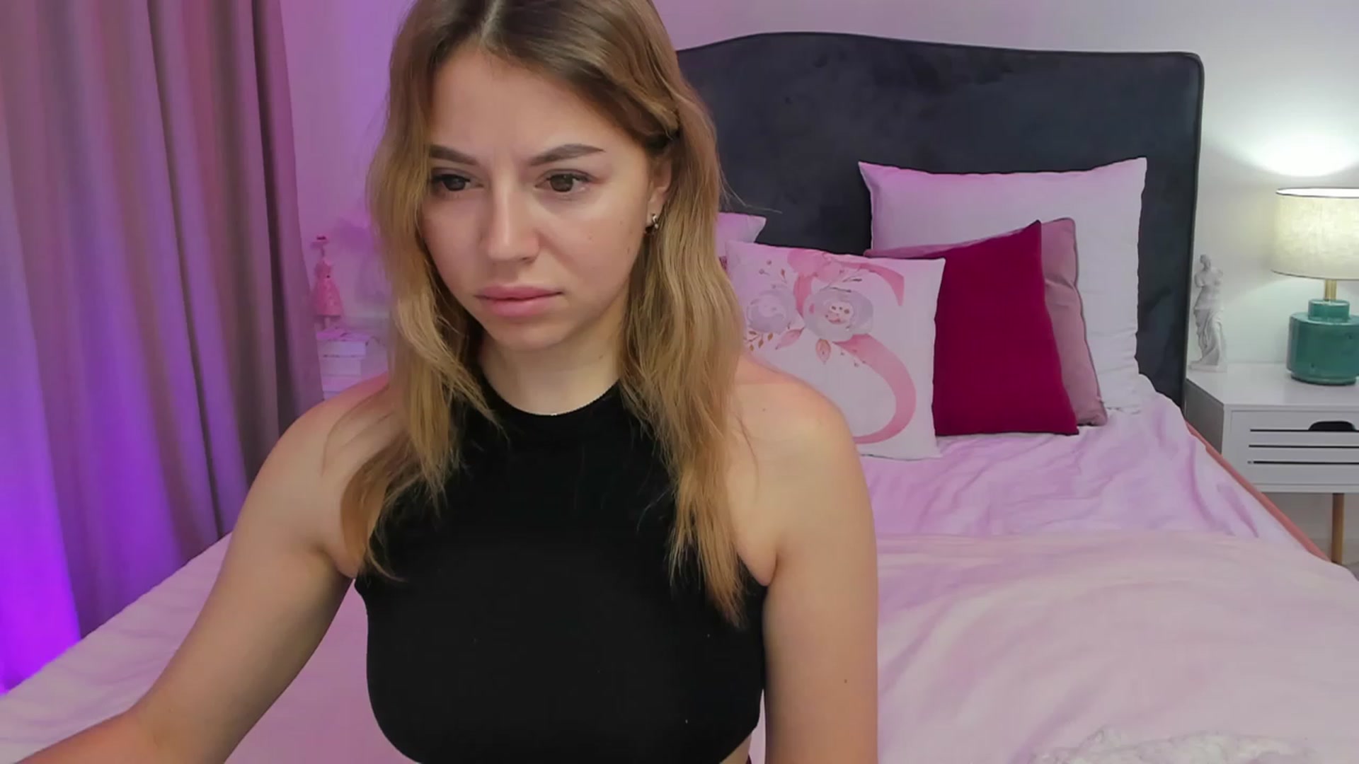 Gallery image thumbnail from SofiBloom's myfreecams stream on, 11/28/2023, 18:59 image 12 of 20