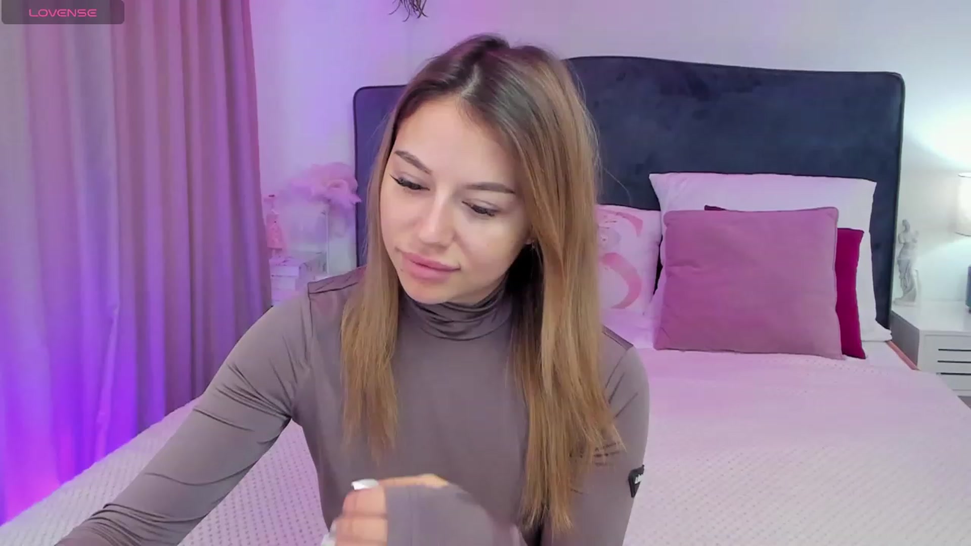 Gallery image thumbnail from SofiBloom's myfreecams stream on, 11/29/2023, 08:53 image 14 of 20