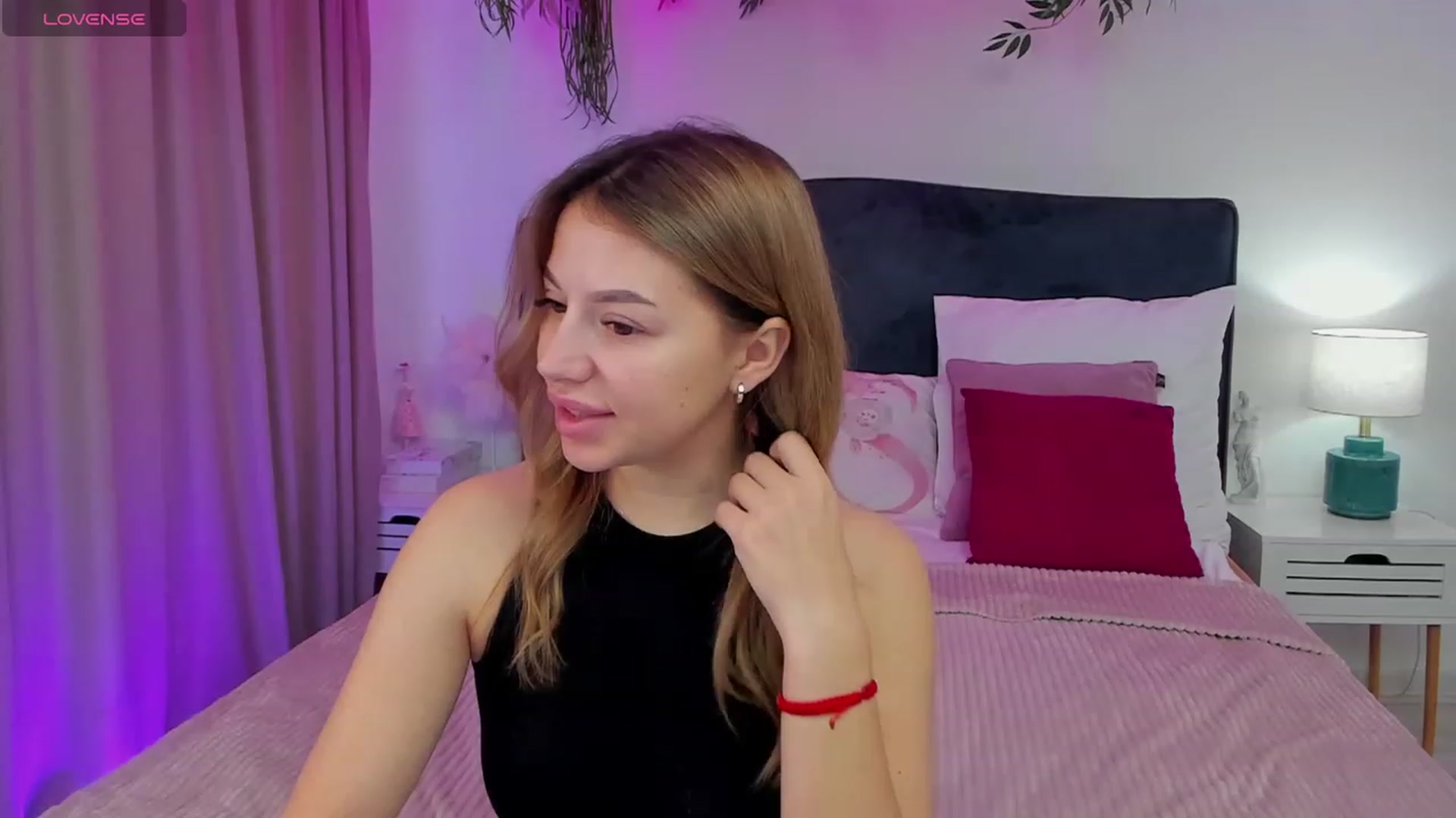 Gallery image thumbnail from SofiBloom's myfreecams stream on, 11/30/2023, 11:14 image 5 of 20