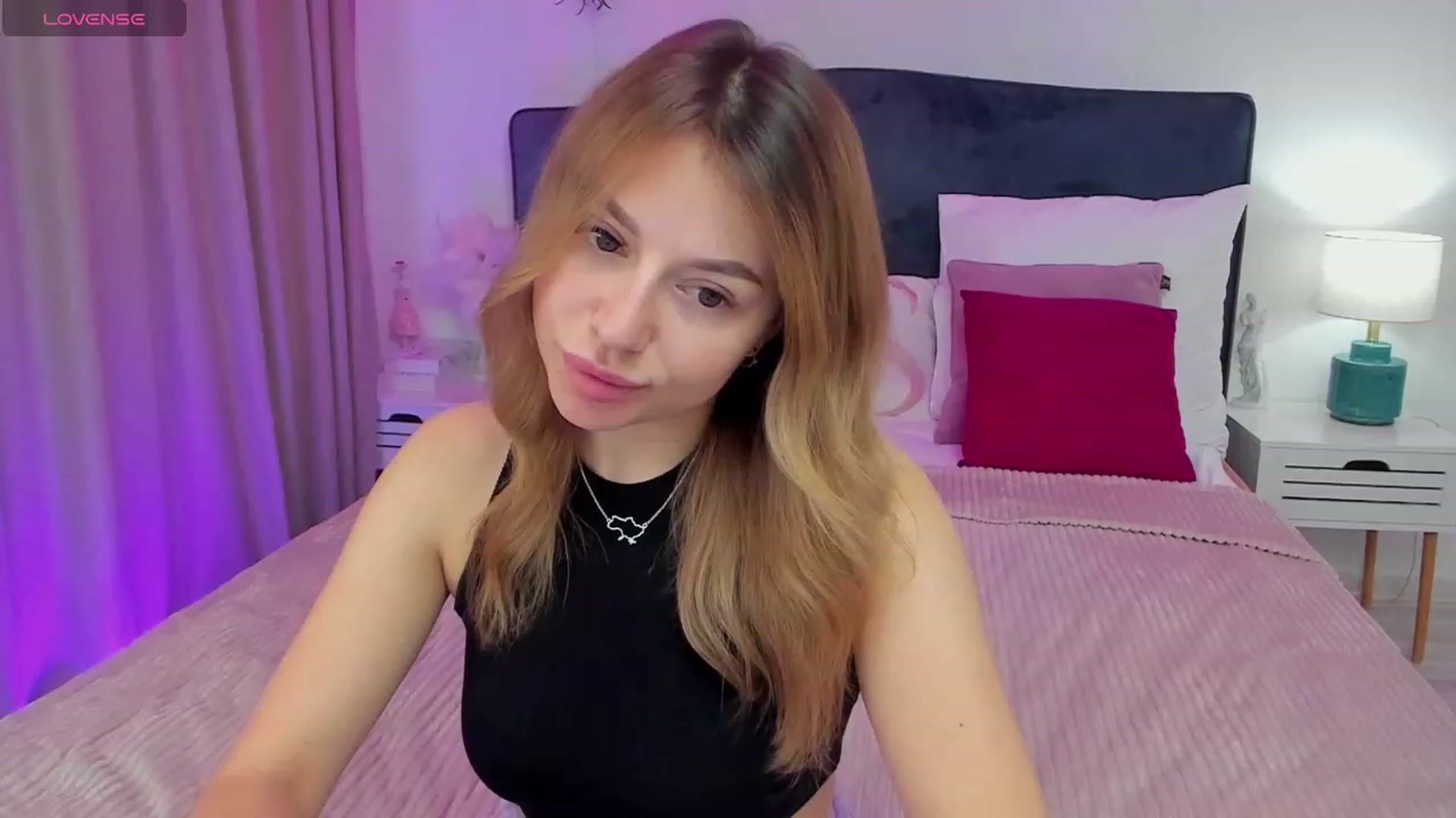 Gallery image thumbnail from SofiBloom's myfreecams stream on, 11/30/2023, 13:02 image 17 of 20