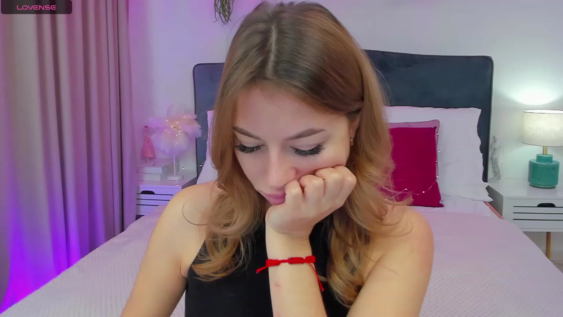 Gallery image thumbnail from SofiBloom's myfreecams stream on, 12/04/2023, 07:36 image 15 of 20
