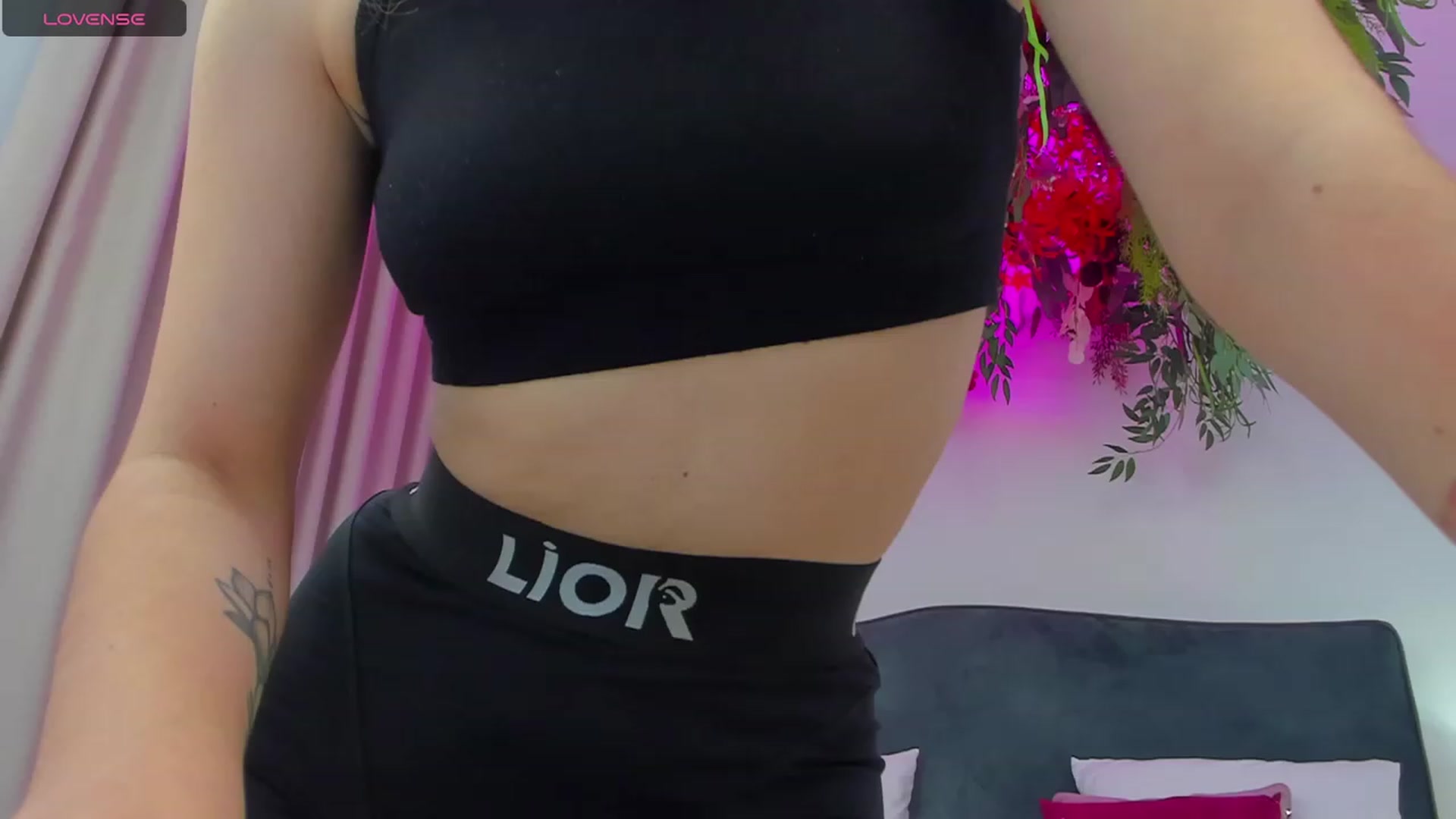 Gallery image thumbnail from SofiBloom's myfreecams stream on, 12/04/2023, 07:36 image 19 of 20