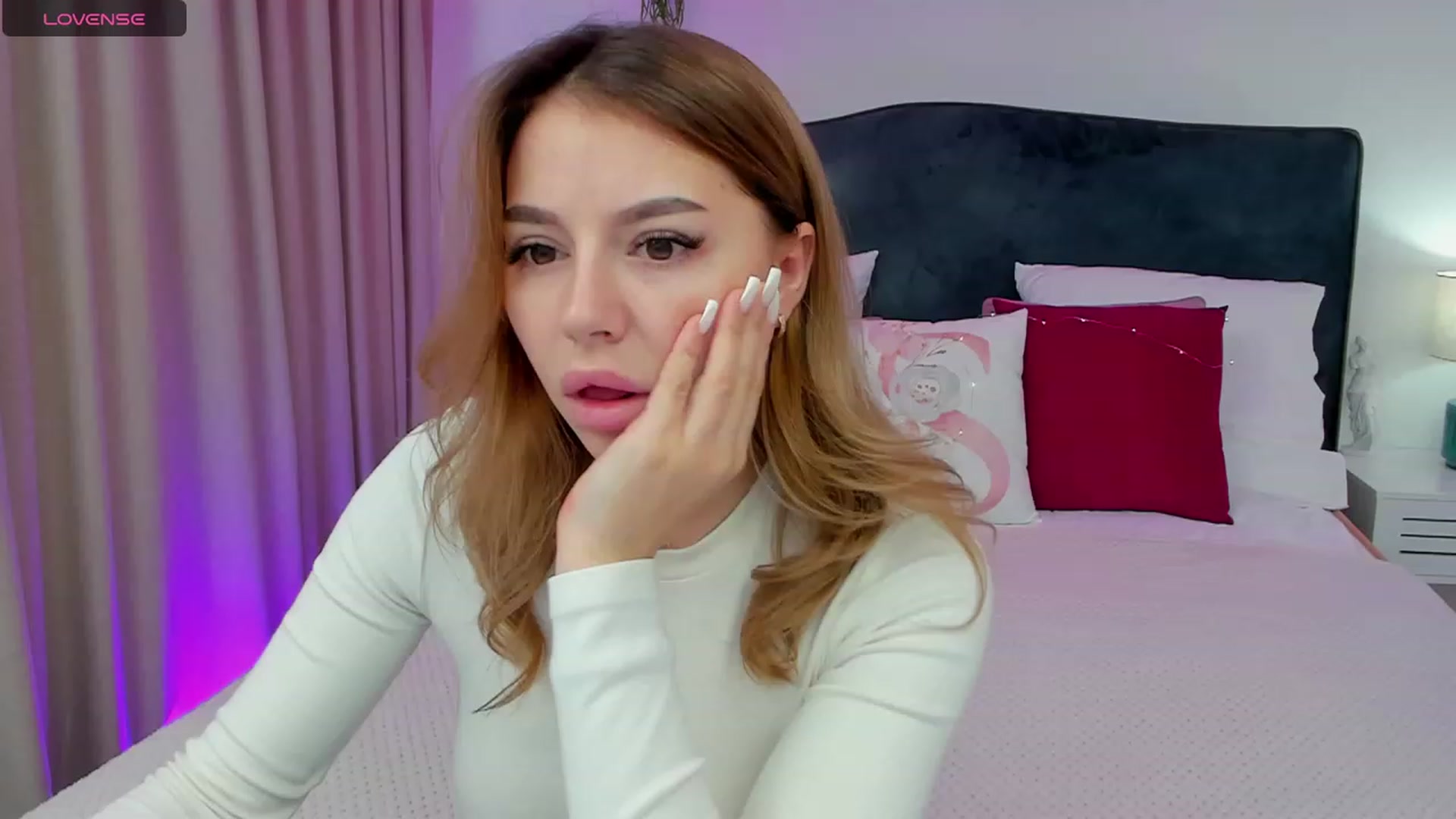 Gallery image thumbnail from SofiBloom's myfreecams stream on, 12/05/2023, 10:59 image 10 of 20